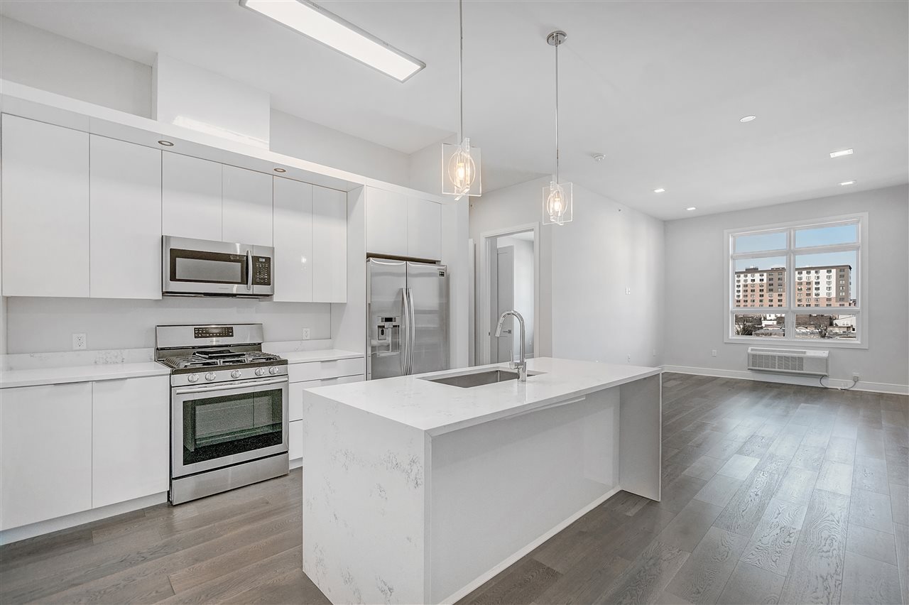 # 250006357 - For Rent in Union City NJ