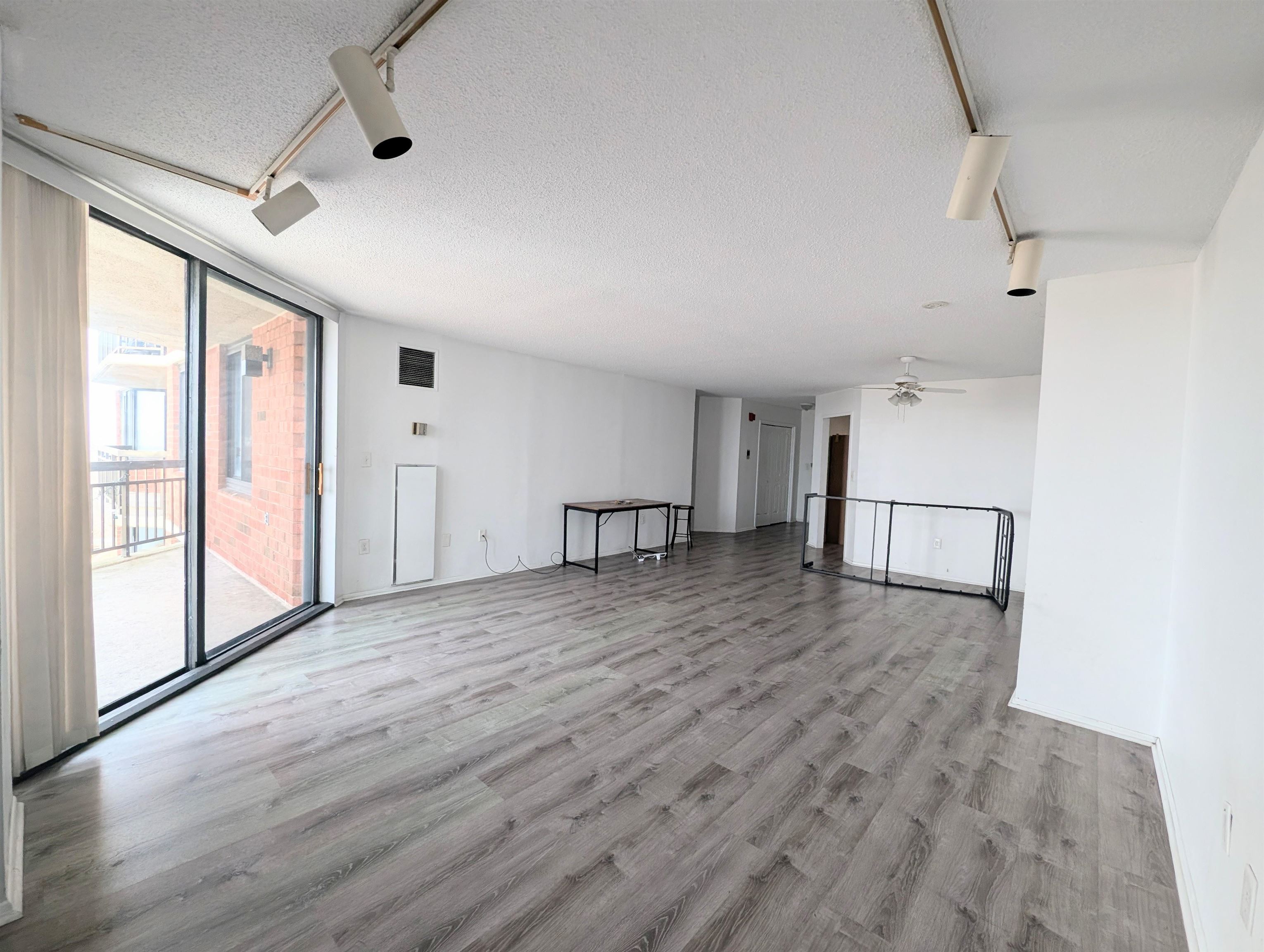 # 250006365 - For Rent in Secaucus NJ