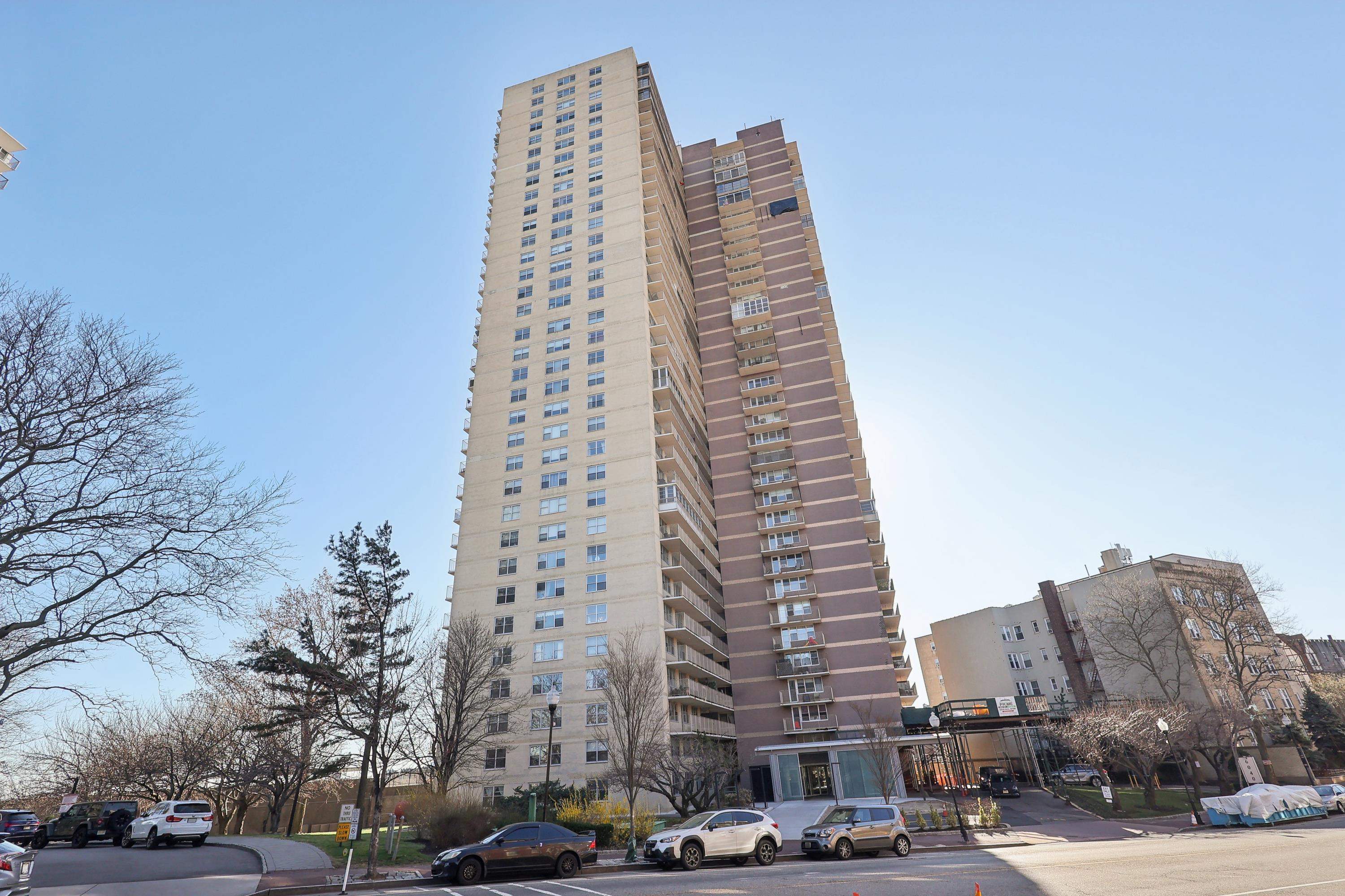 # 250006385 - For Rent in West New York NJ