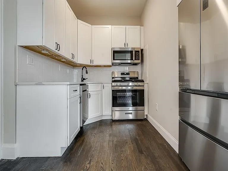 # 250006386 - For Rent in JERSEY CITY - Bergen-Lafayett NJ