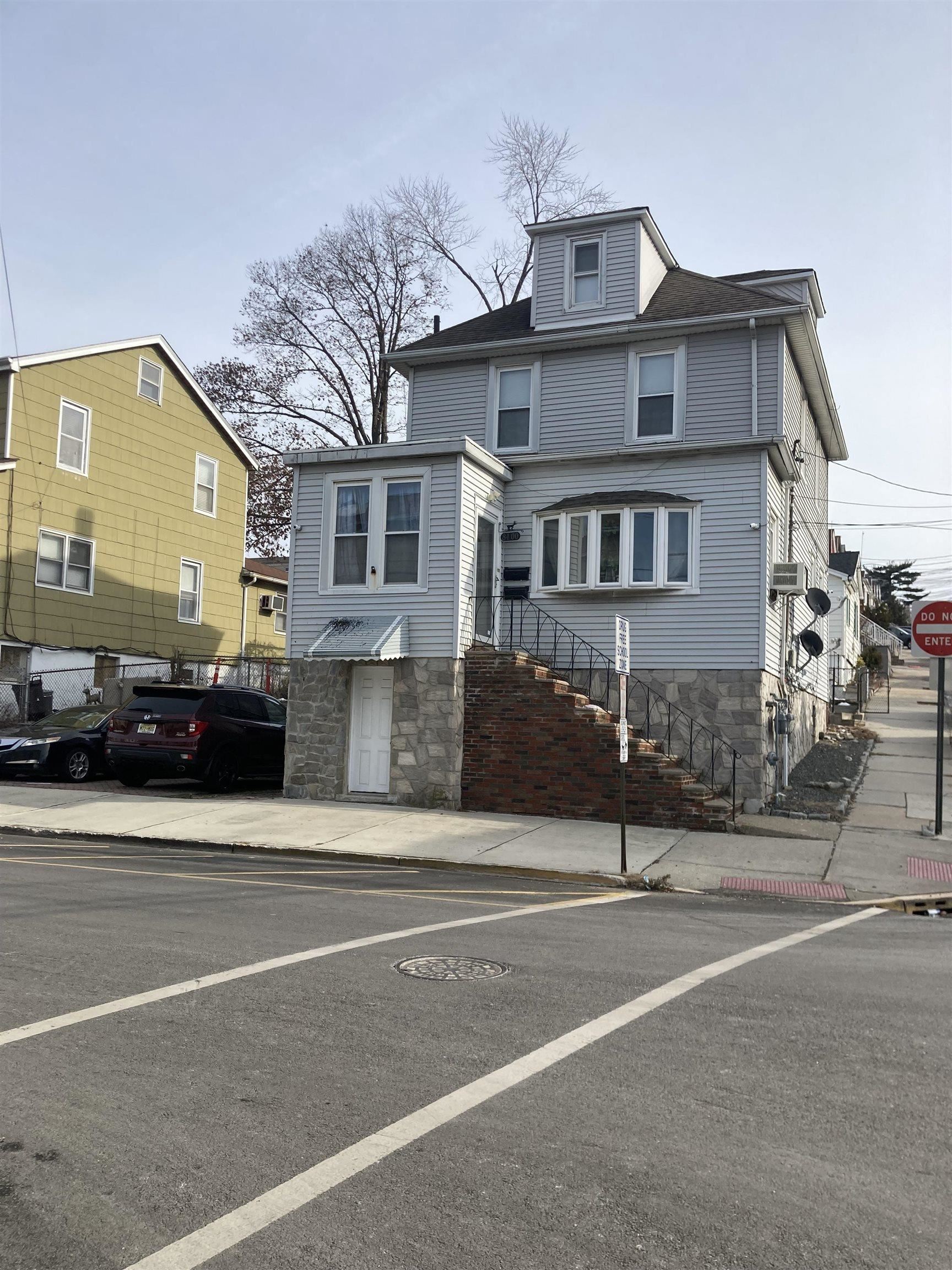 # 250006517 - For Rent in North Bergen NJ