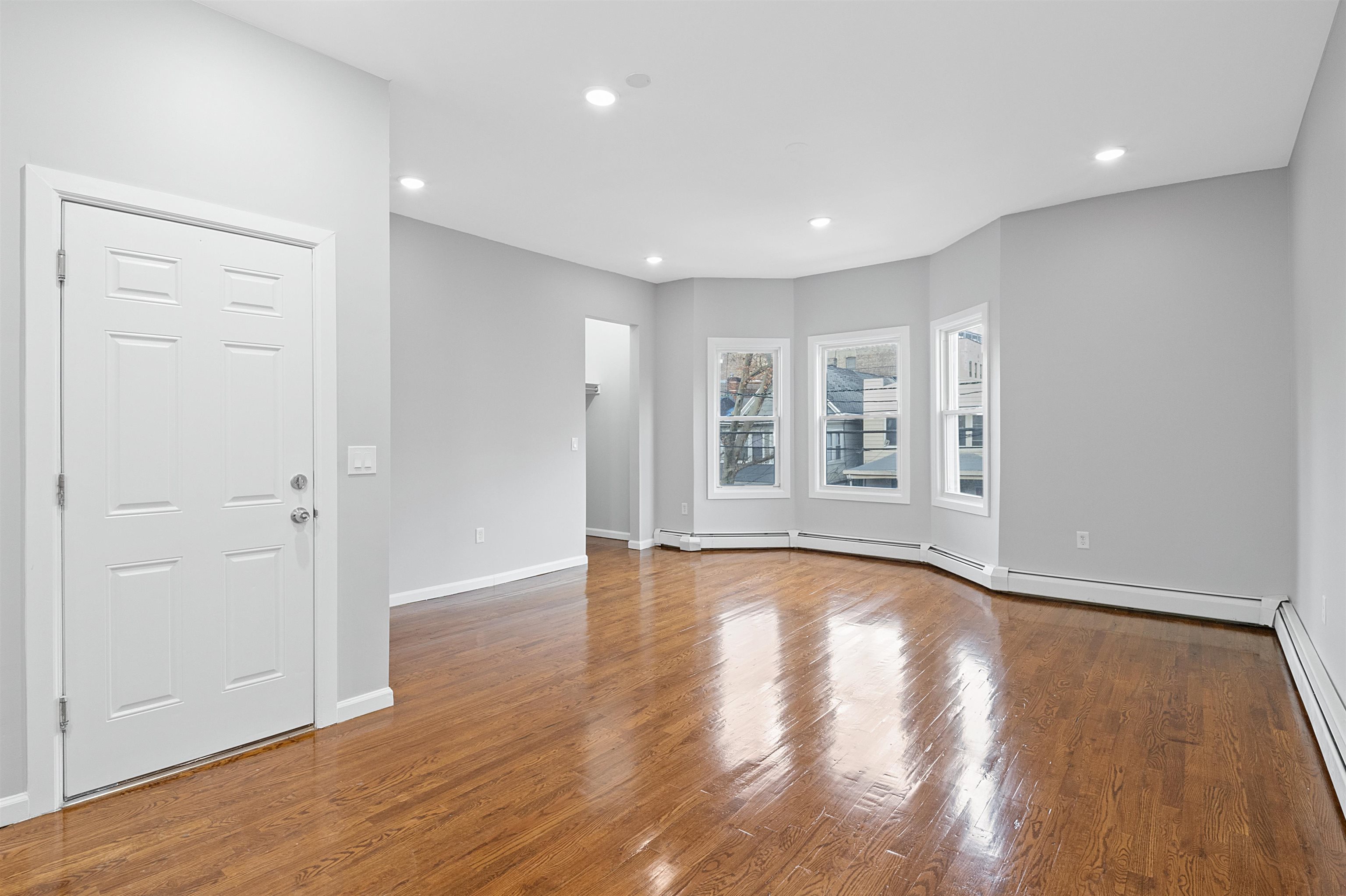 # 250006550 - For Rent in JERSEY CITY - West Bergen NJ