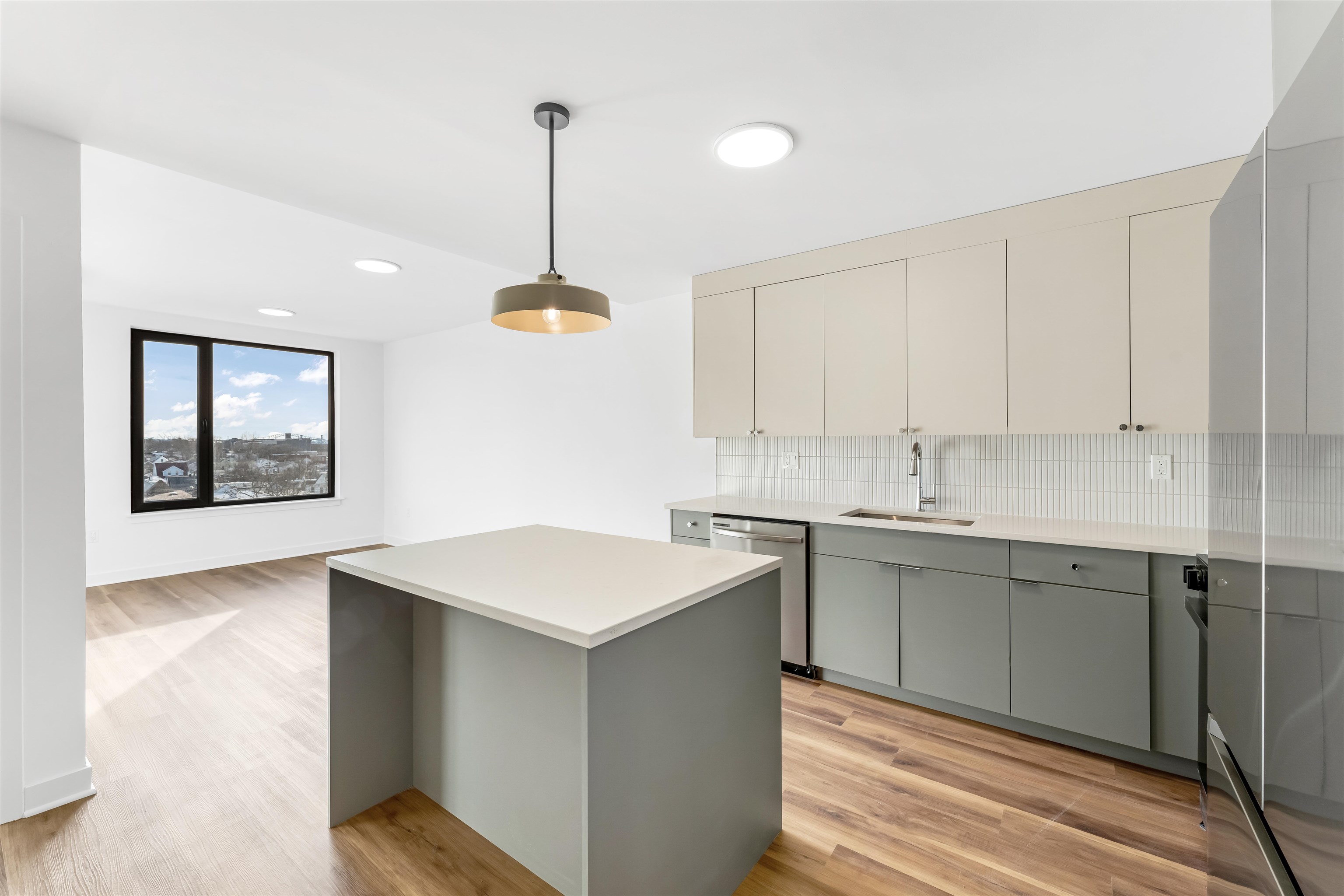 # 250006622 - For Rent in JERSEY CITY - West Bergen NJ