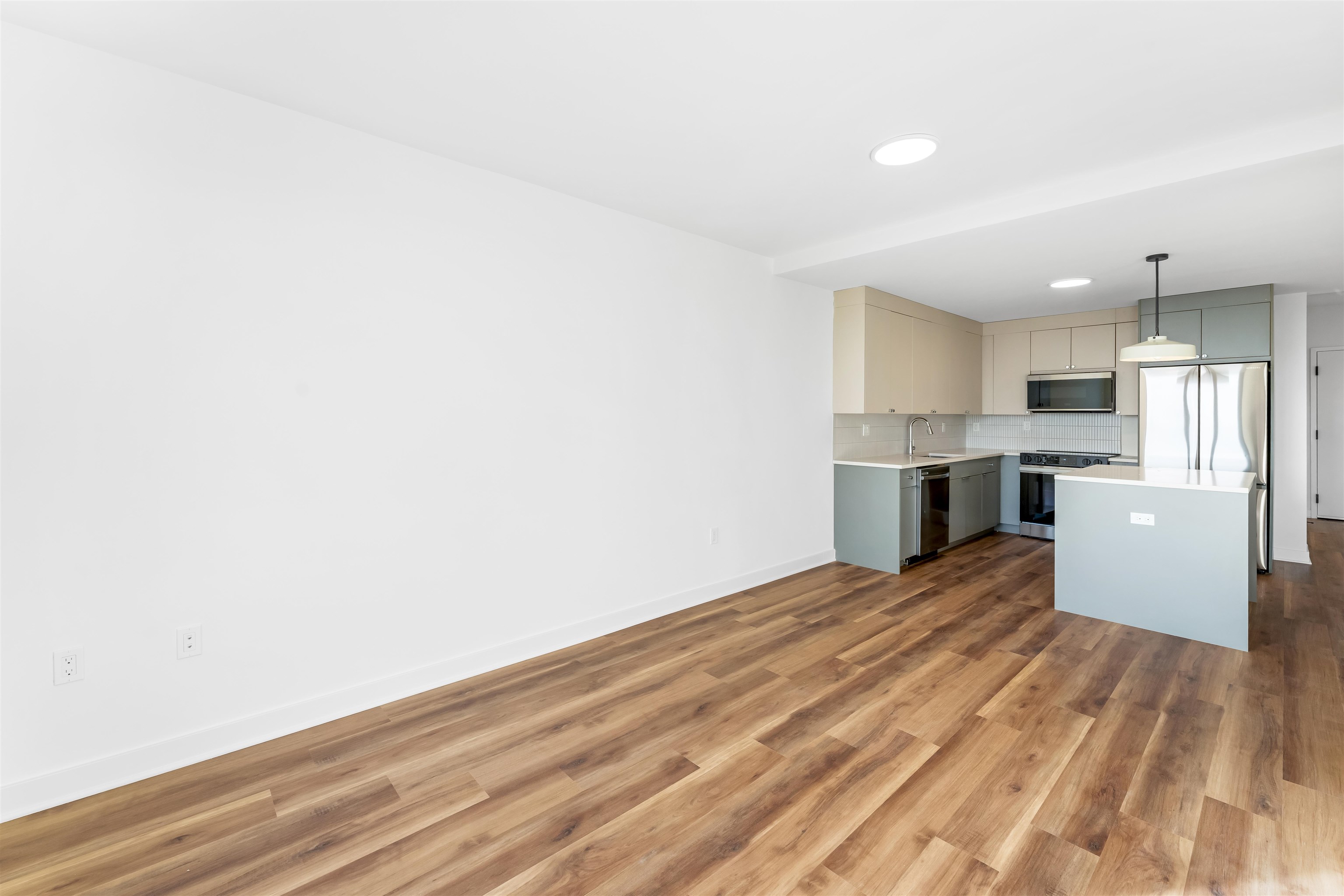 # 250006625 - For Rent in JERSEY CITY - West Bergen NJ