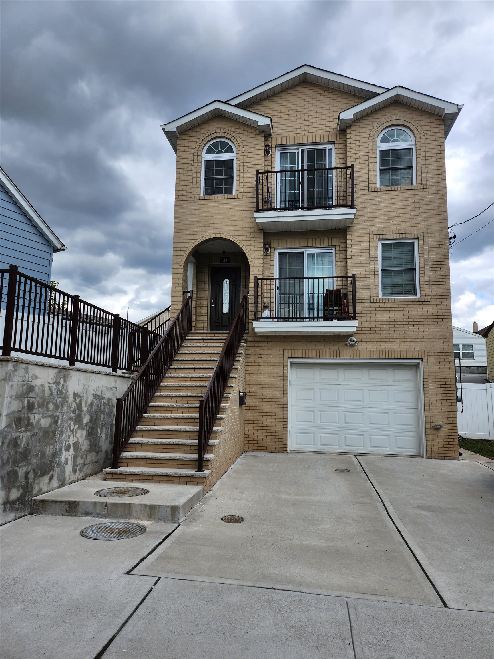 # 250006700 - For Rent in Bayonne NJ