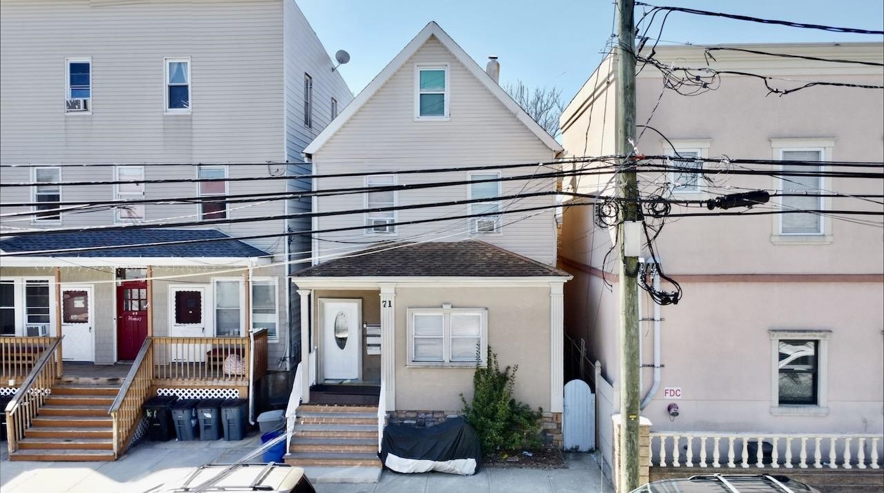 # 250006813 - For Rent in Belleville NJ