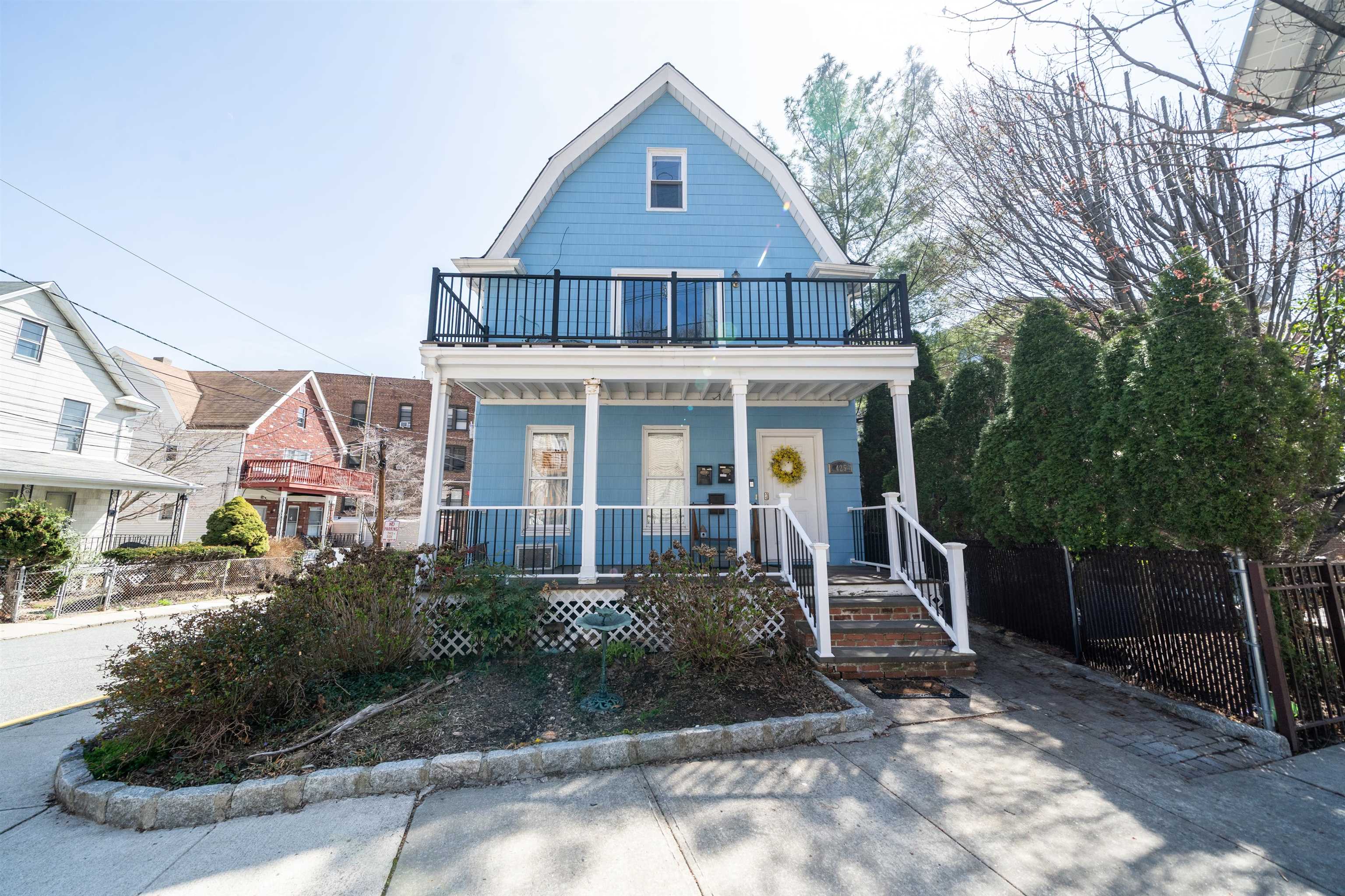 # 250006856 - For Rent in Edgewater NJ