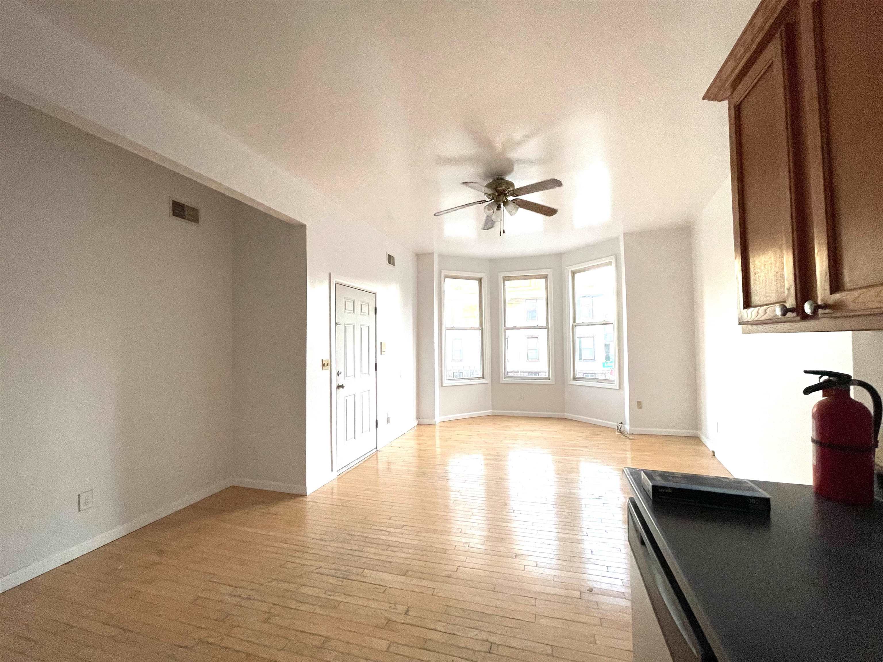 # 250006883 - For Rent in JERSEY CITY - Bergen-Lafayett NJ