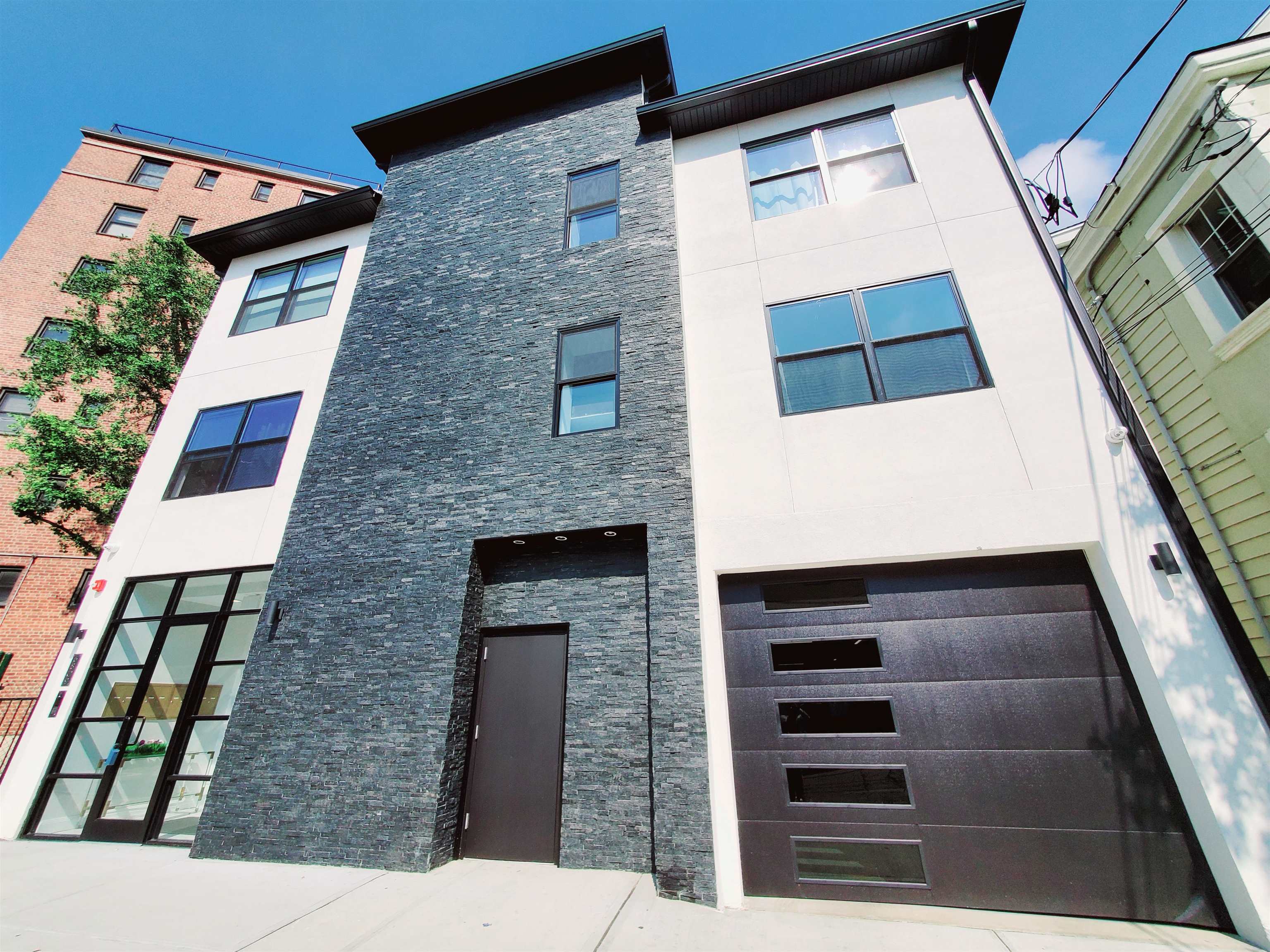 # 250006896 - For Rent in Guttenberg NJ