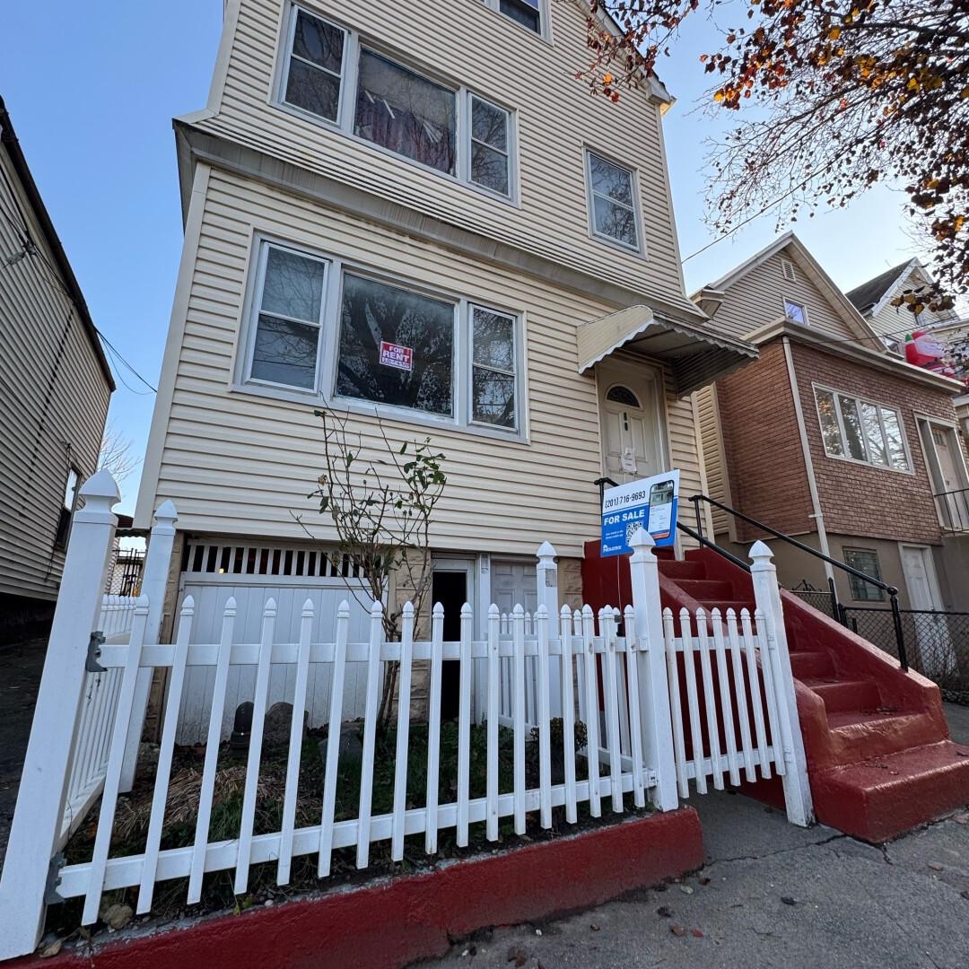 # 250006901 - For Rent in JERSEY CITY - Greenville NJ