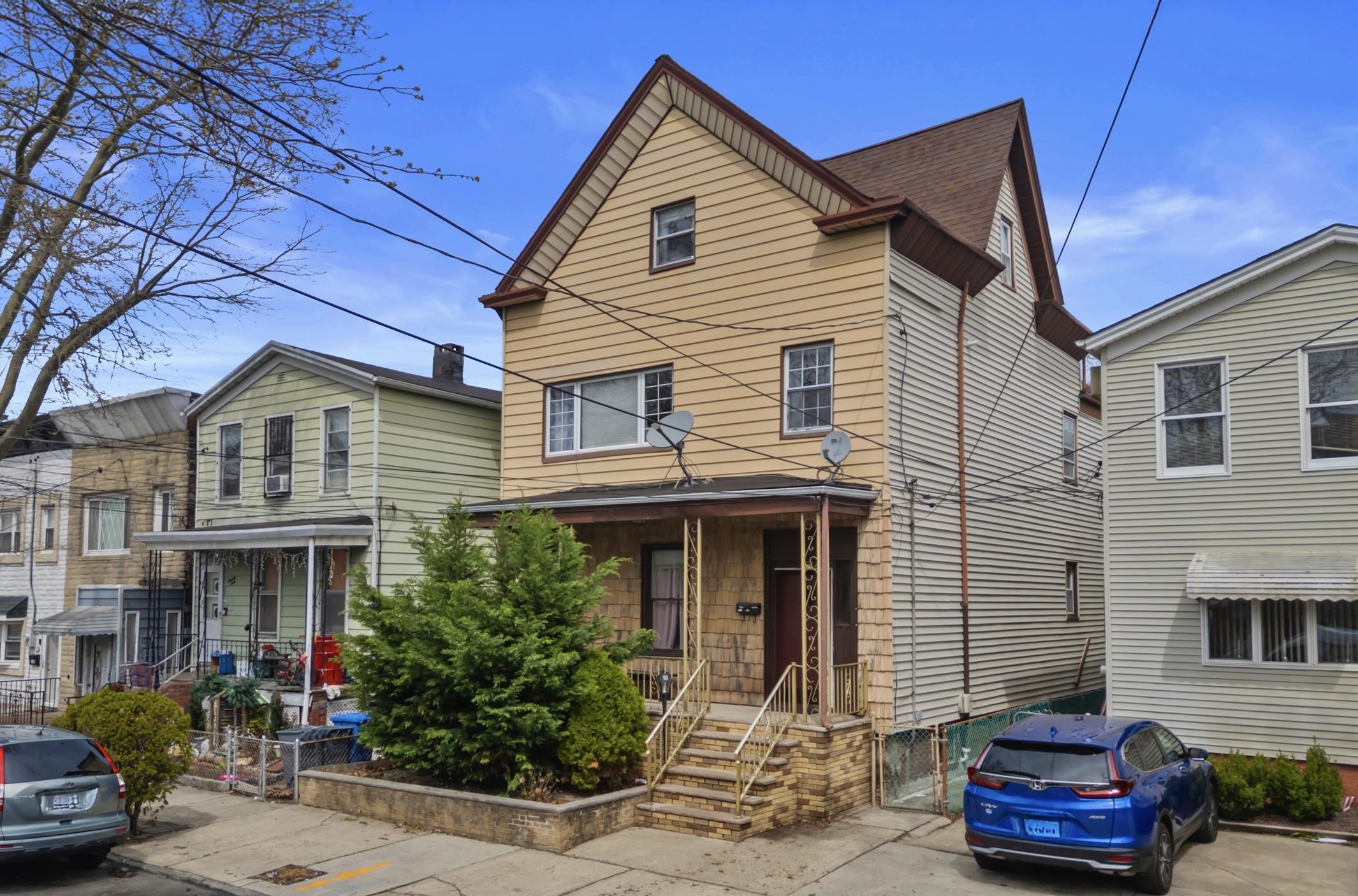 # 250006917 - For Rent in Bayonne NJ