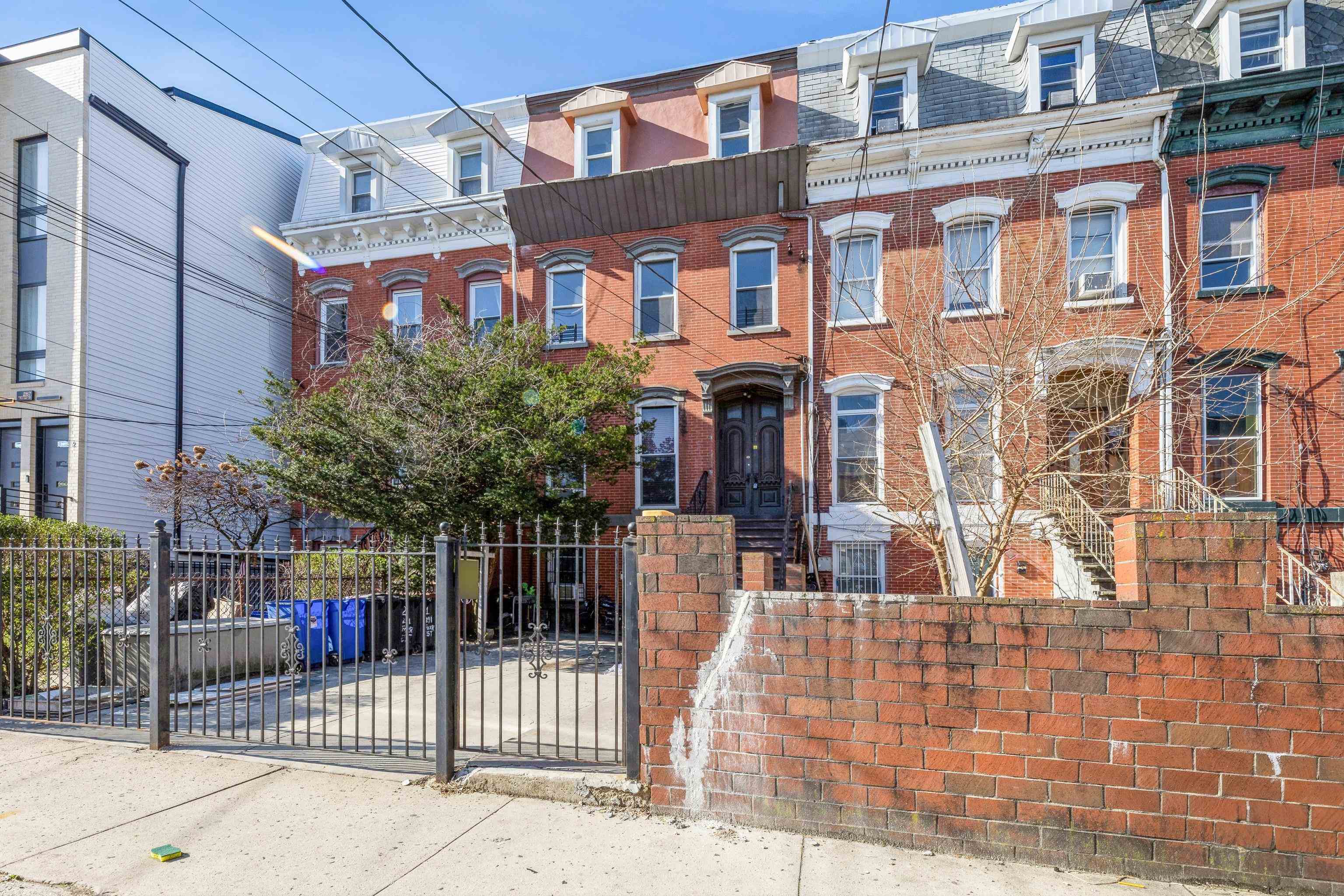 # 250006966 - For Rent in JERSEY CITY - Greenville NJ