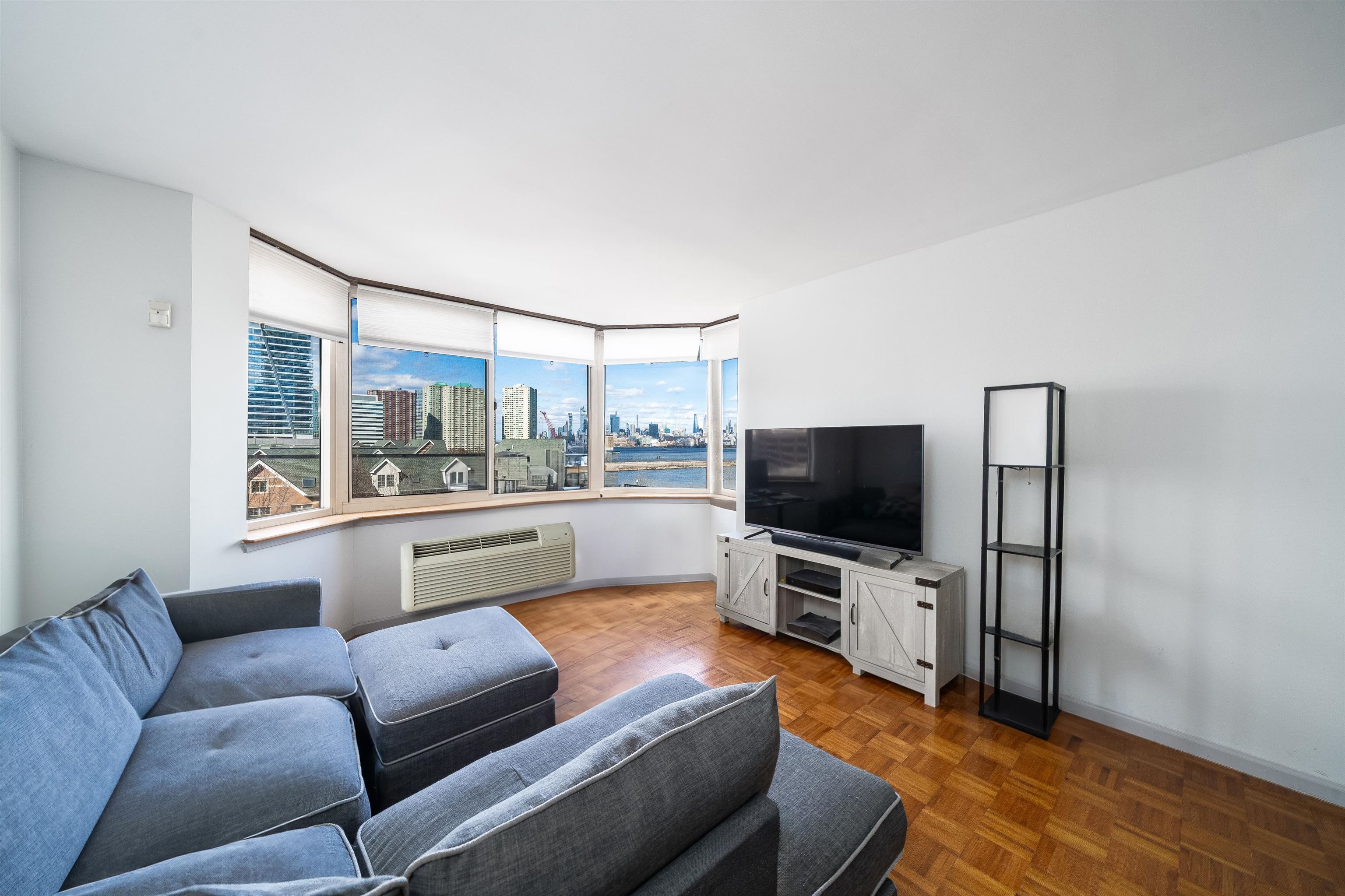 # 250007007 - For Rent in JERSEY CITY - Downtown NJ