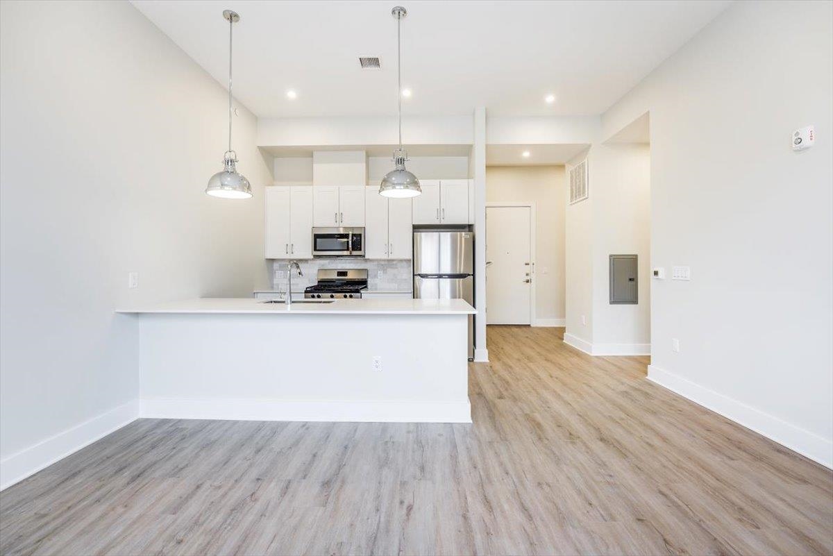 # 250007017 - For Rent in JERSEY CITY - Bergen-Lafayett NJ