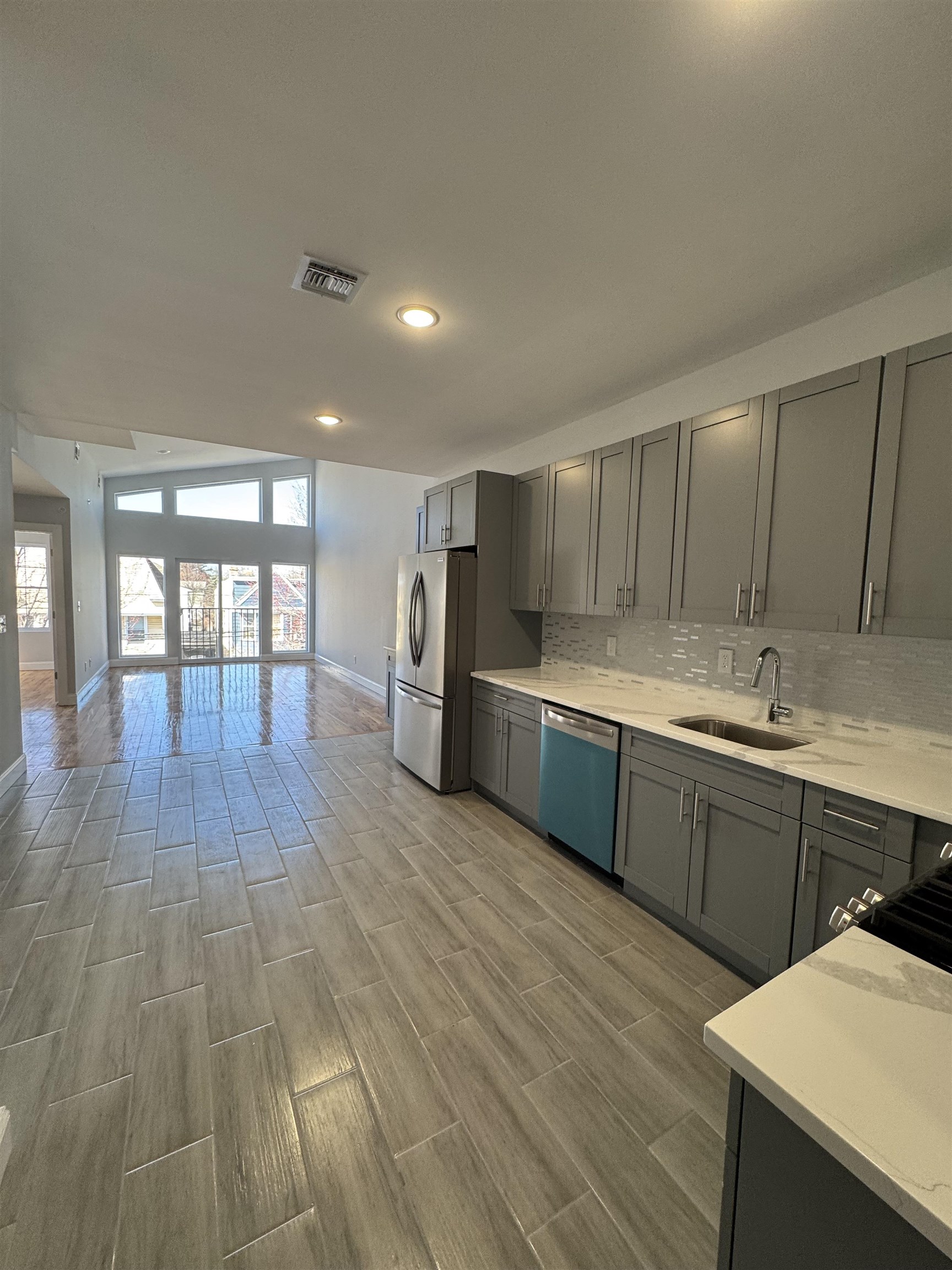 # 250007034 - For Rent in Newark NJ