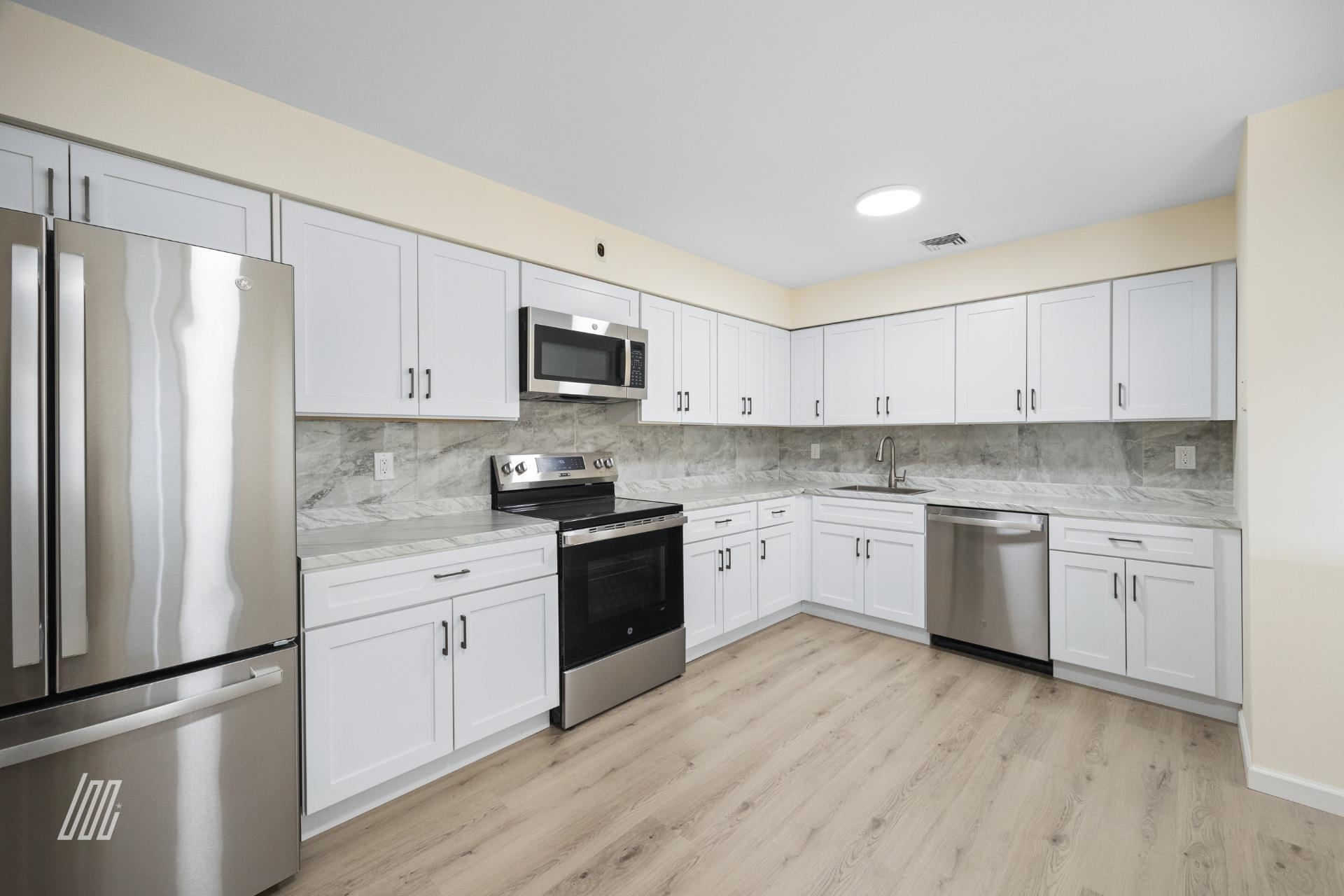 # 250007067 - For Rent in Edgewater NJ
