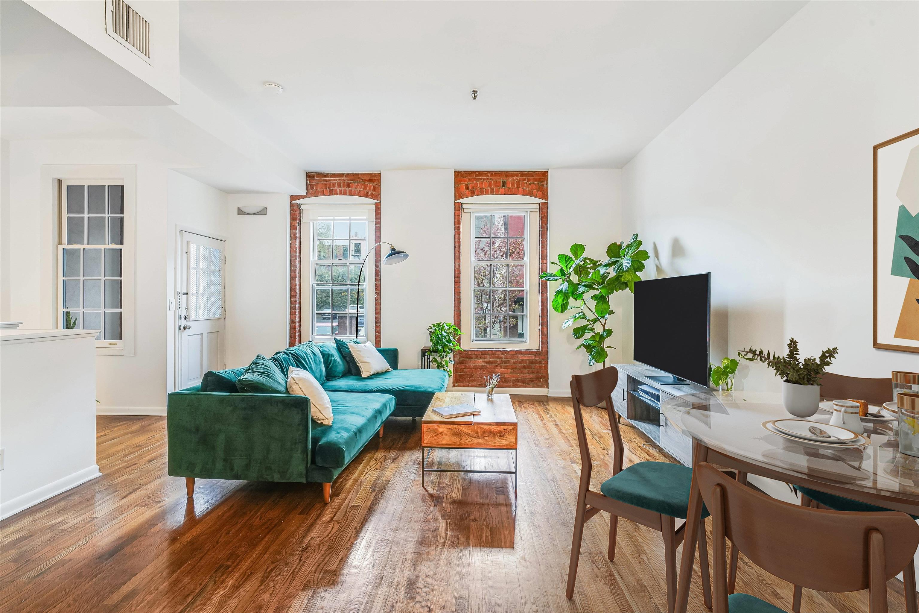 # 250007077 - For Rent in JERSEY CITY - Downtown NJ