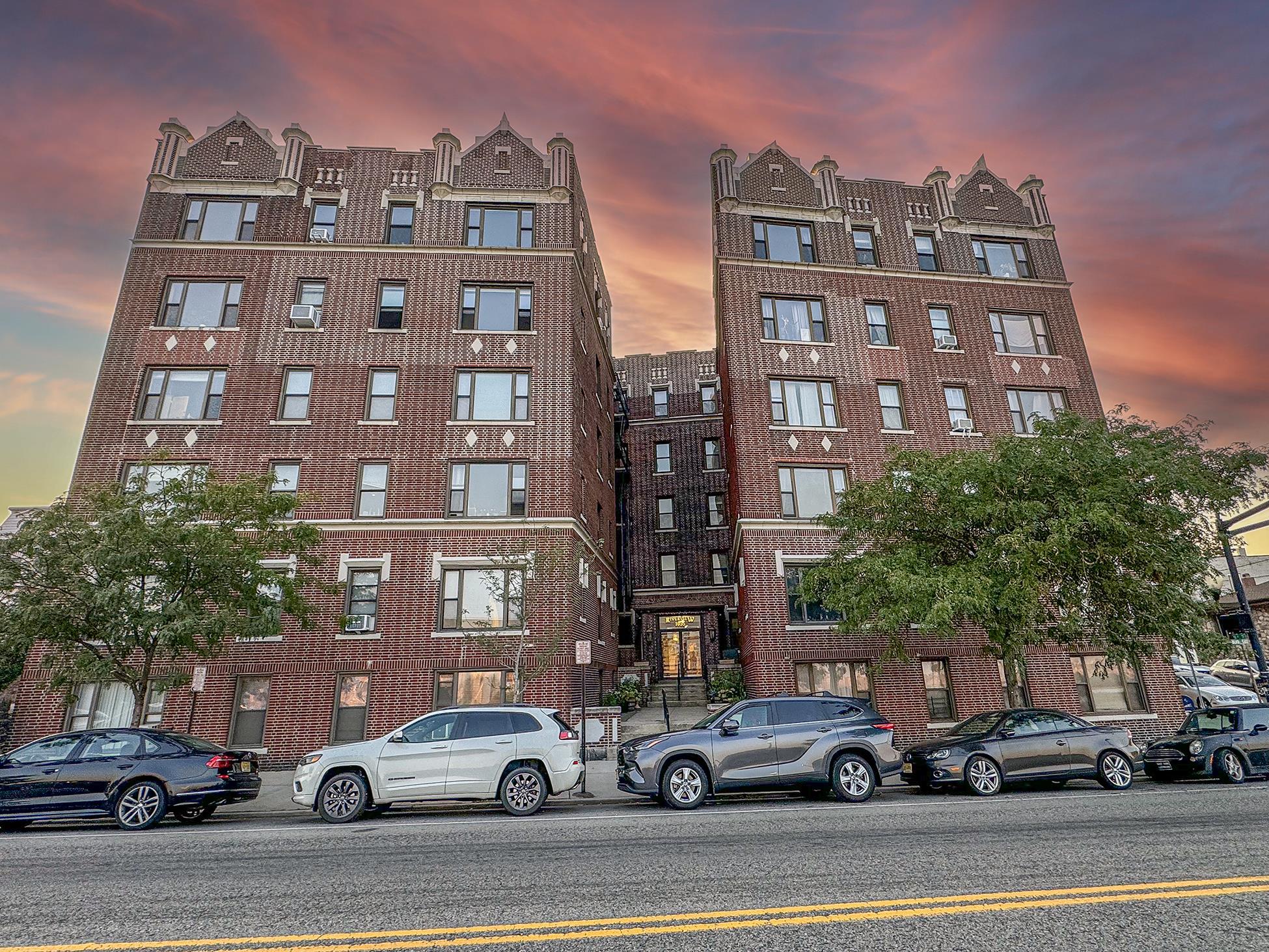 # 250007111 - For Rent in Weehawken NJ