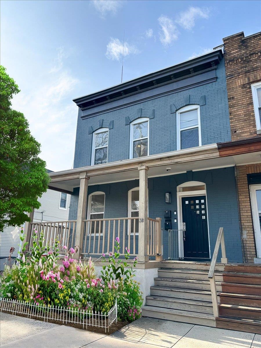 # 250007123 - For Rent in Montclair NJ