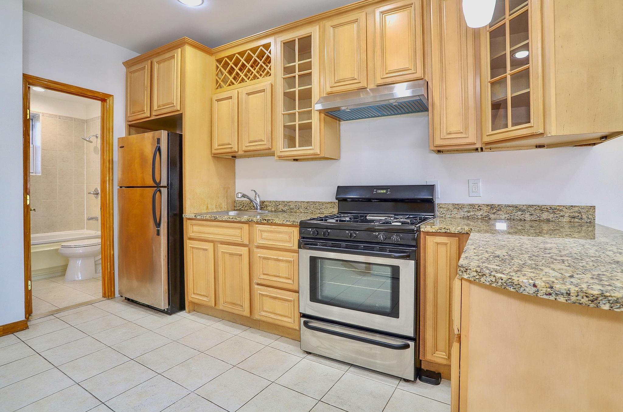 # 250007172 - For Rent in JERSEY CITY - Journal Square NJ