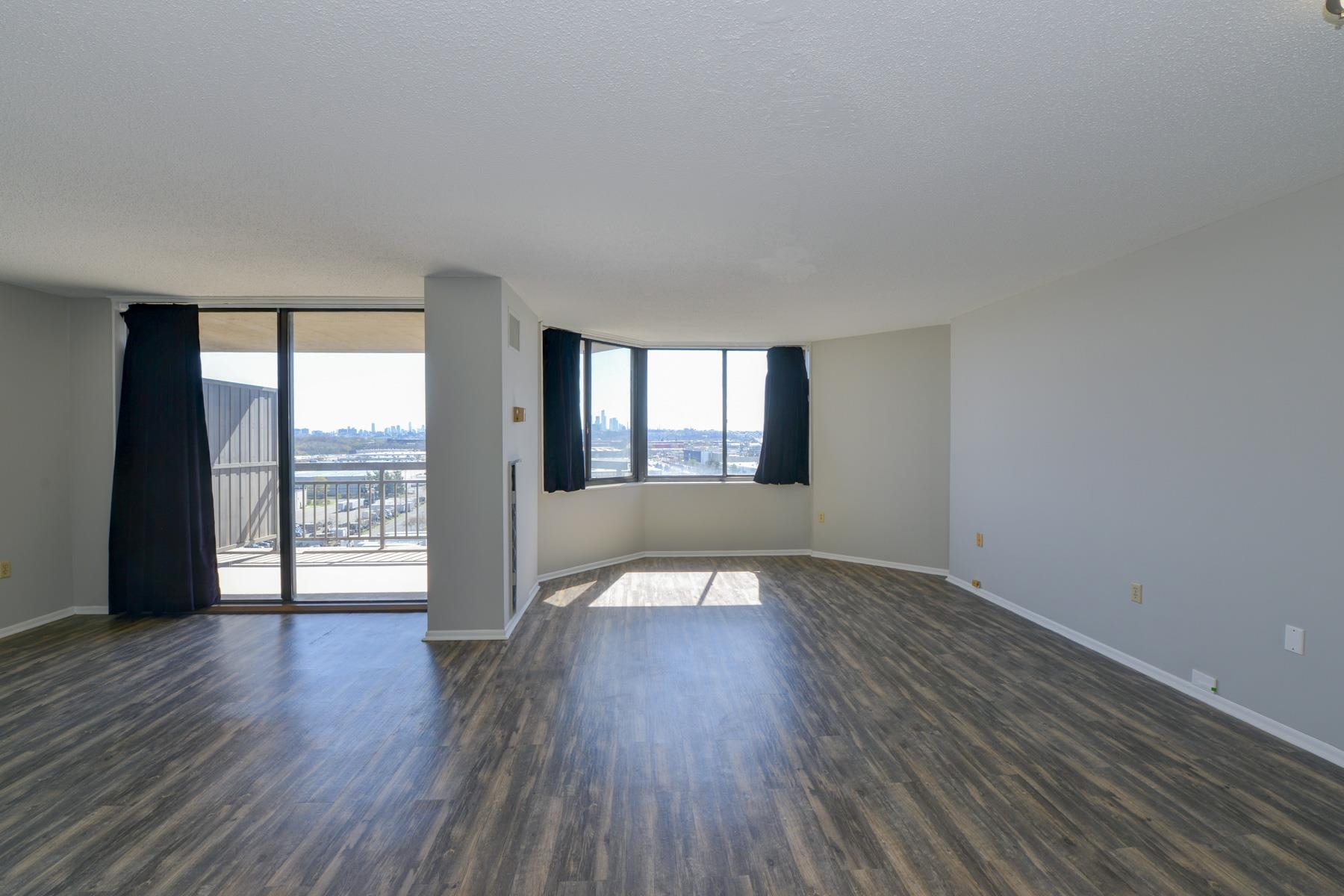 # 250007176 - For Rent in Secaucus NJ