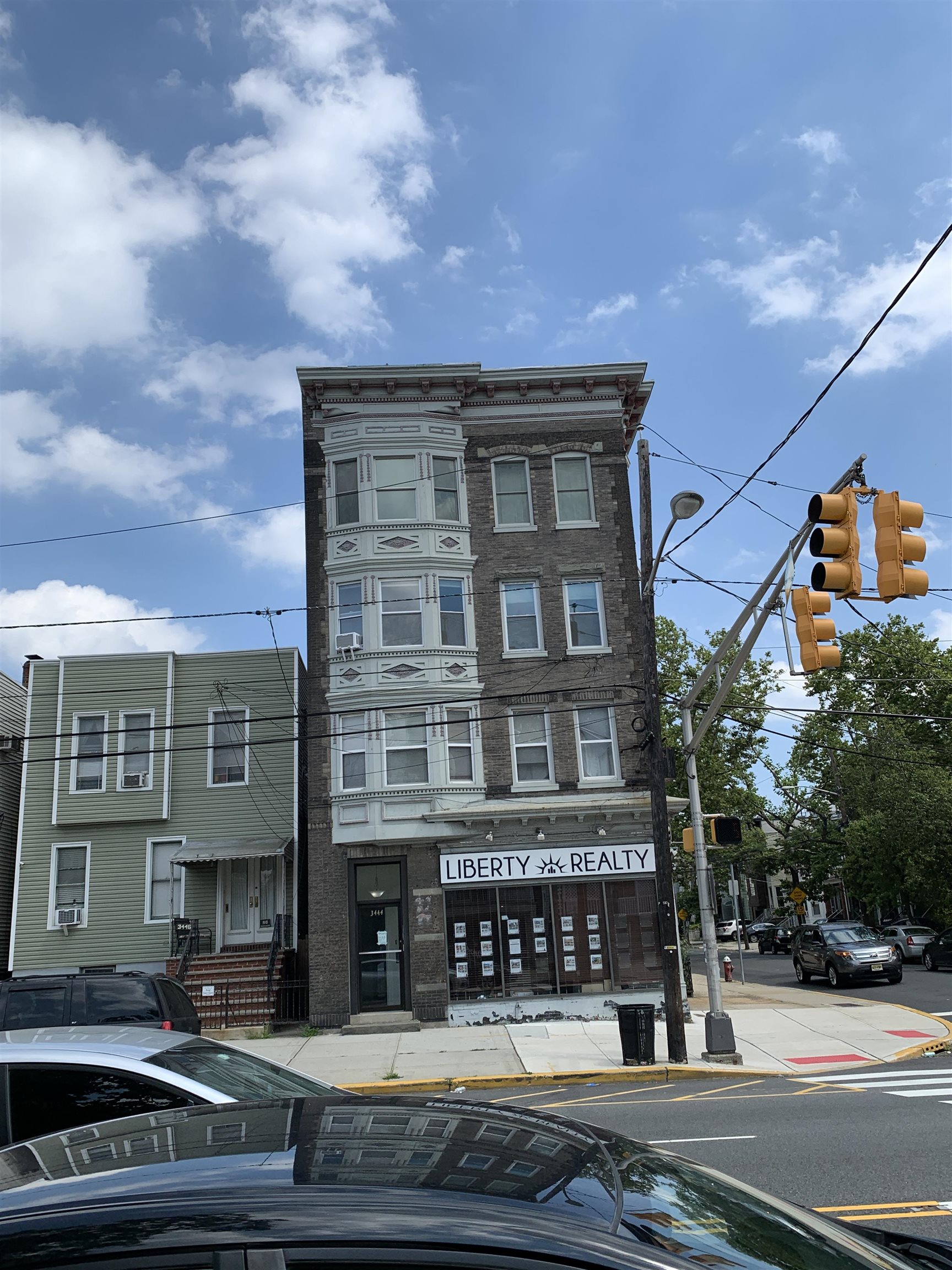# 250007209 - For Rent in JERSEY CITY - Heights NJ