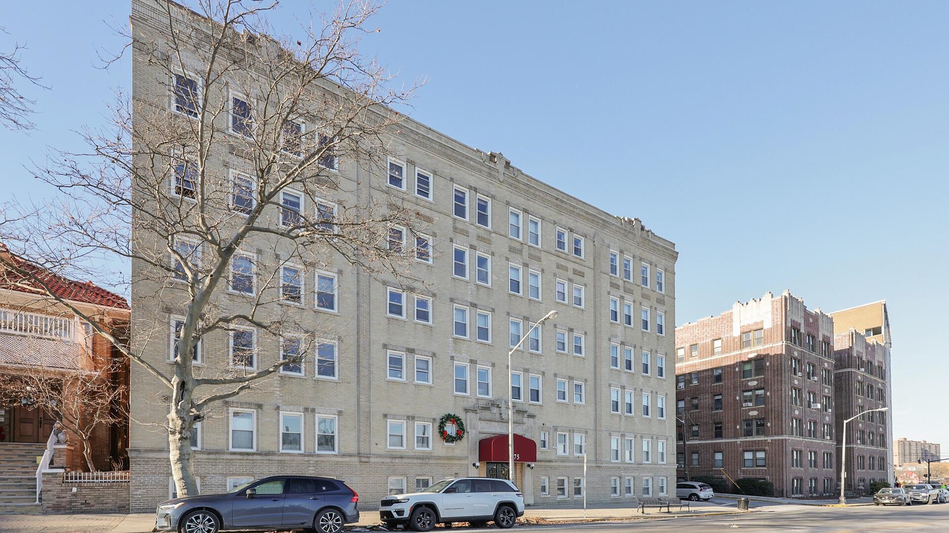 # 250007228 - For Rent in Weehawken NJ