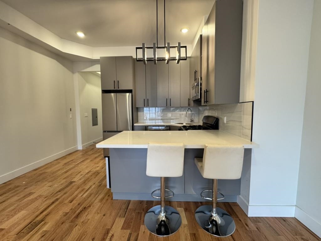 # 250007255 - For Rent in JERSEY CITY - Heights NJ