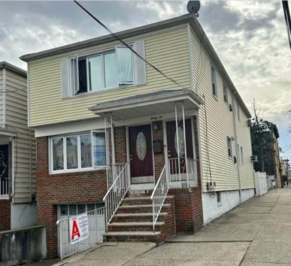 # 250007272 - For Rent in Bayonne NJ