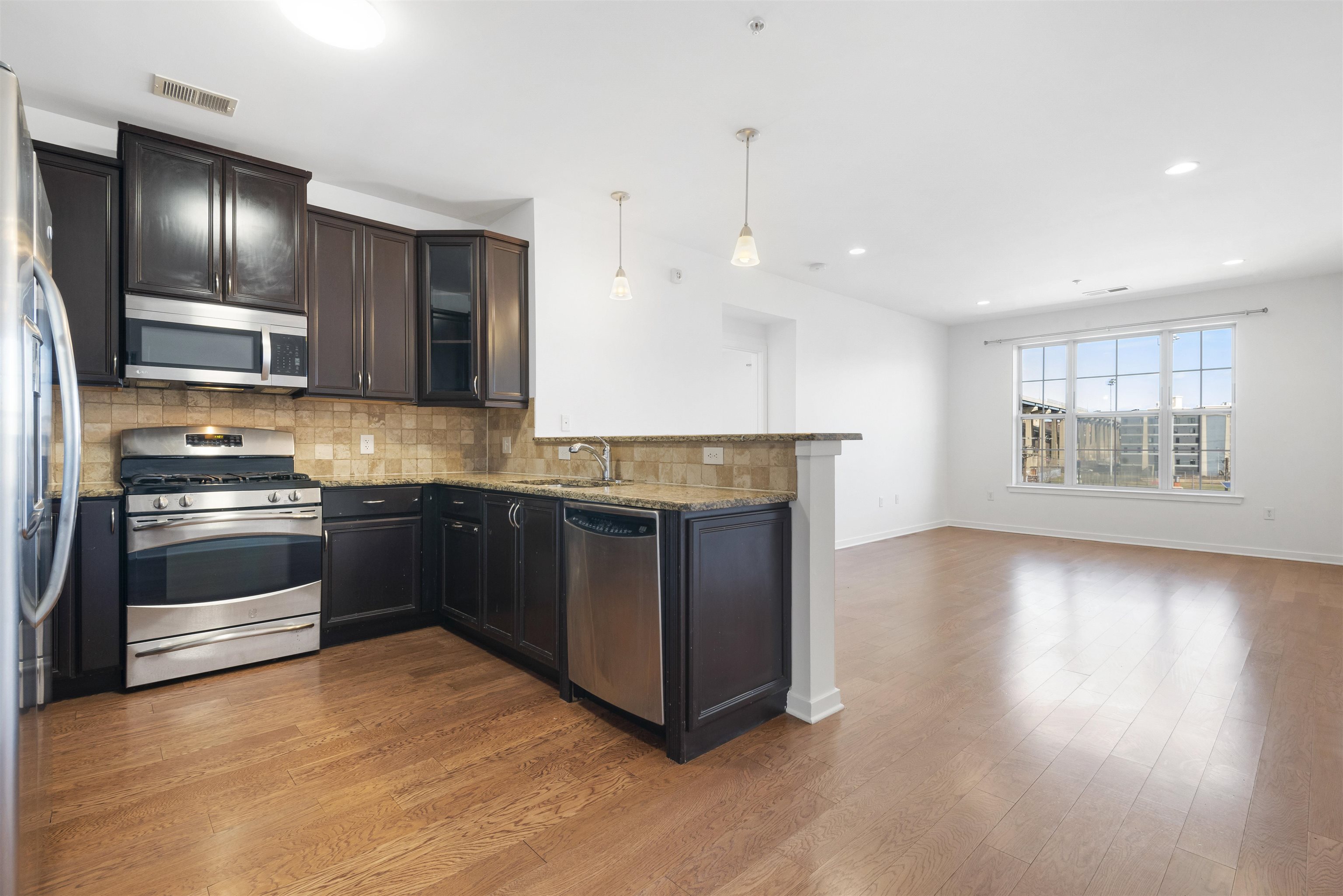 # 250007273 - For Rent in JERSEY CITY - Downtown NJ