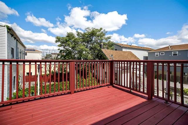 # 250007280 - For Rent in JERSEY CITY - Heights NJ