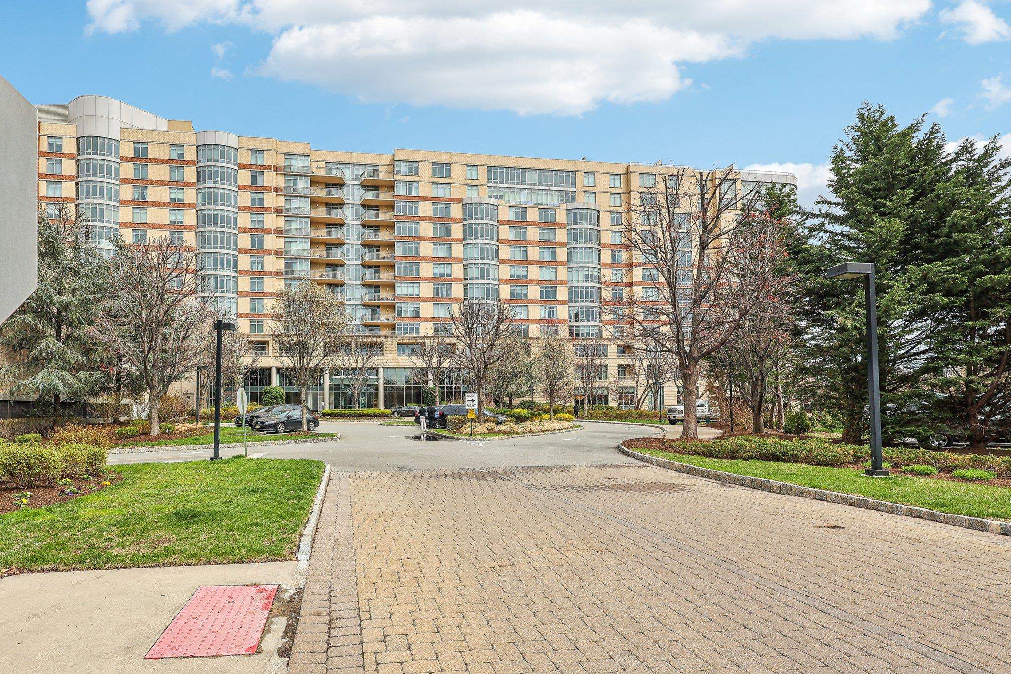 # 250007358 - For Rent in North Bergen NJ