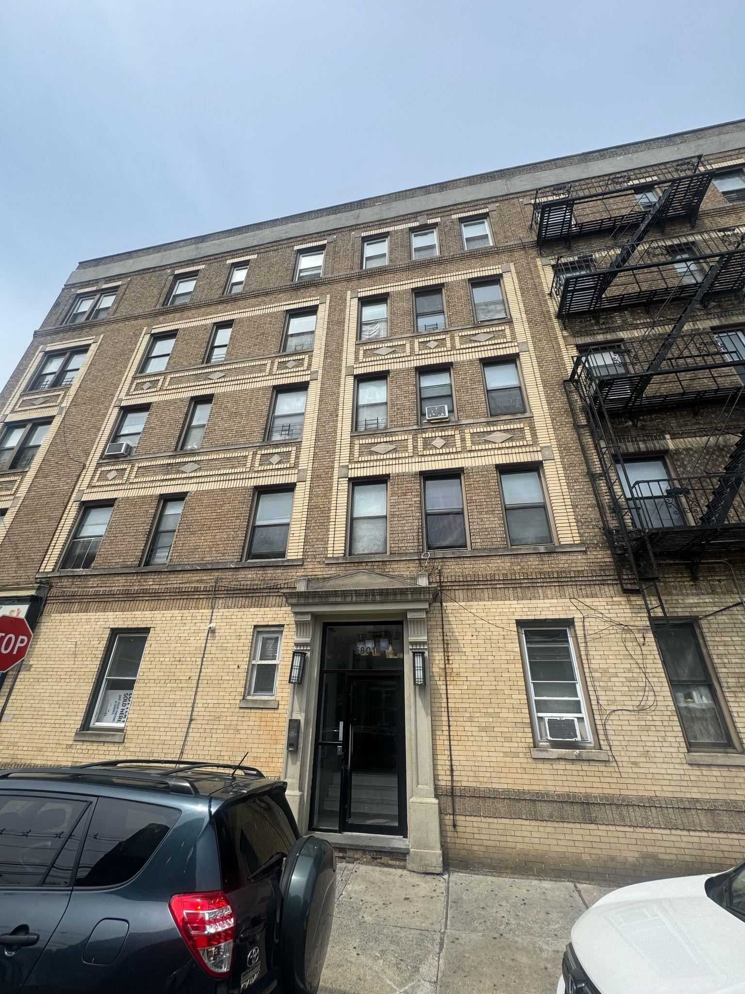 # 250007389 - For Rent in West New York NJ