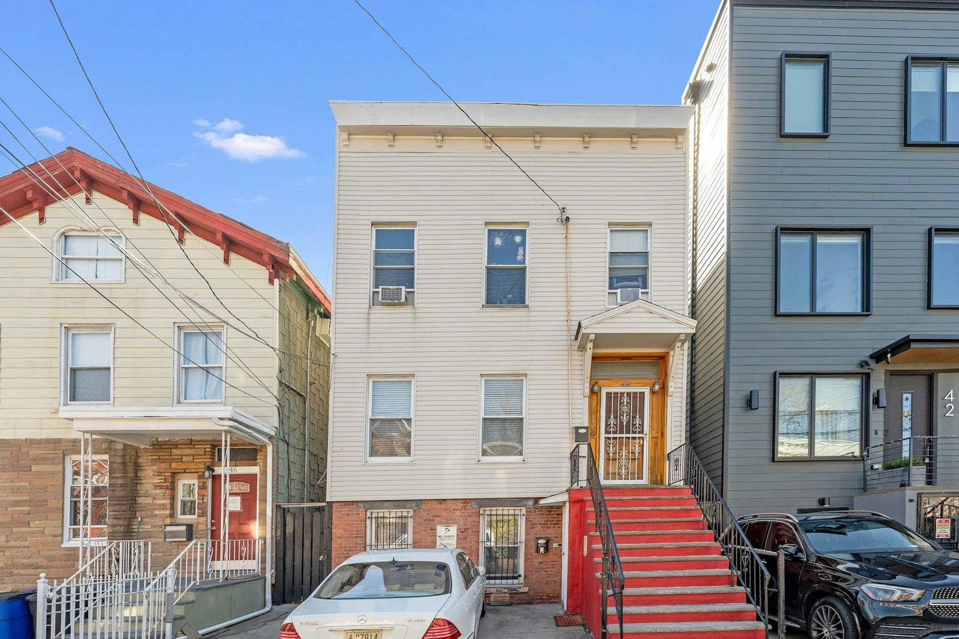 # 250007436 - For Rent in JERSEY CITY - Bergen-Lafayett NJ
