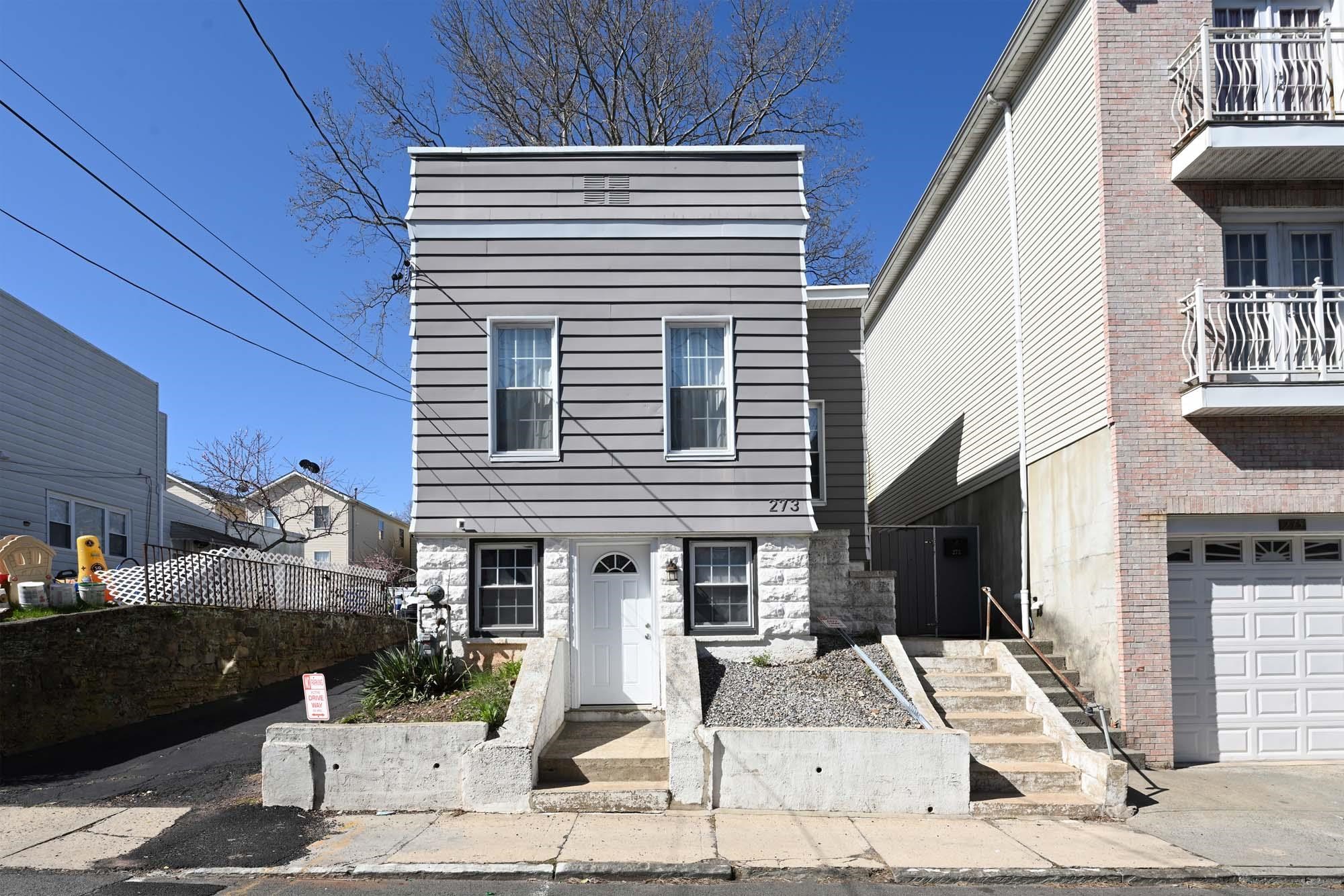# 250007439 - For Rent in JERSEY CITY - West Bergen NJ