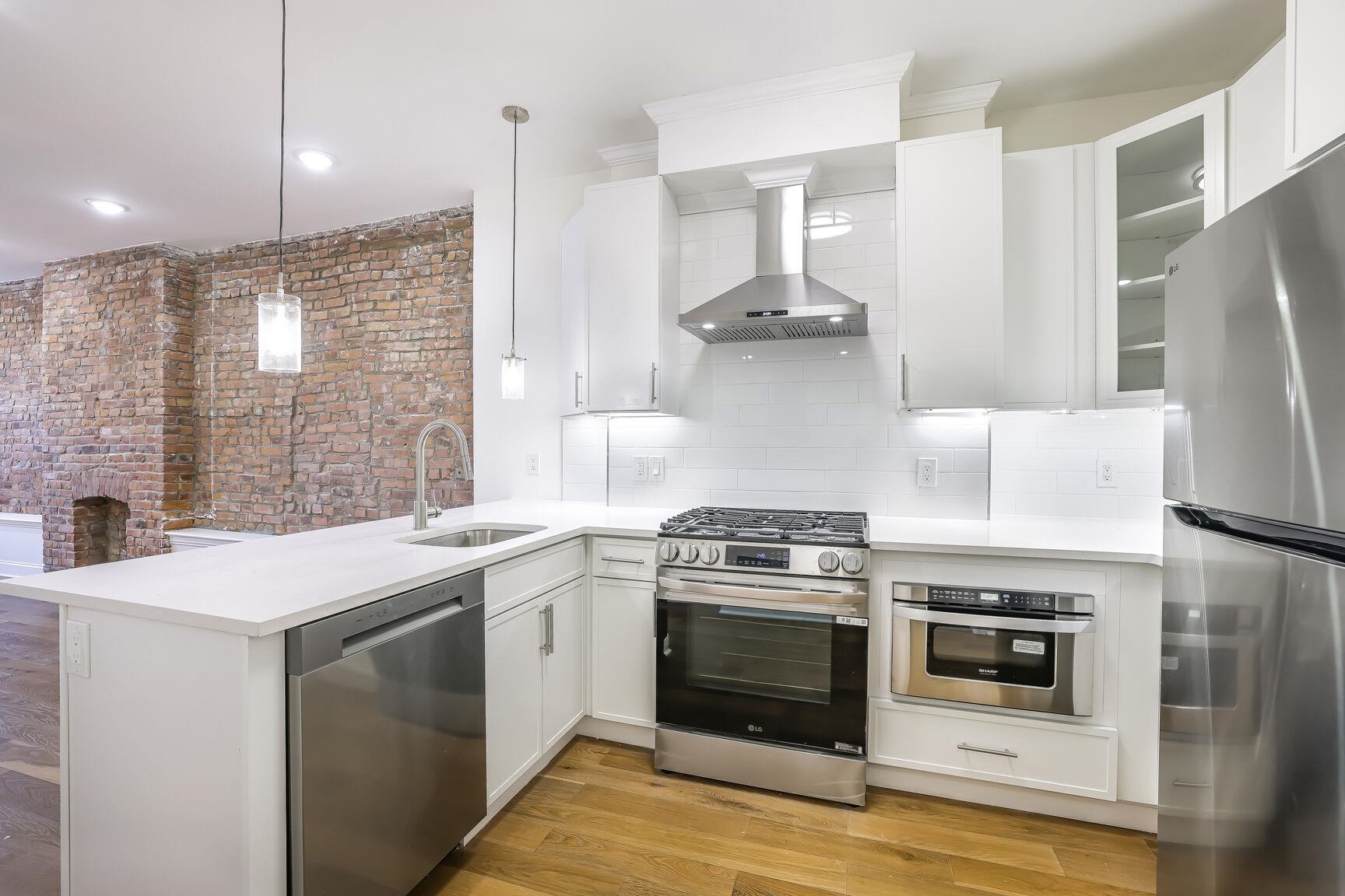 # 250007446 - For Rent in JERSEY CITY - Bergen-Lafayett NJ