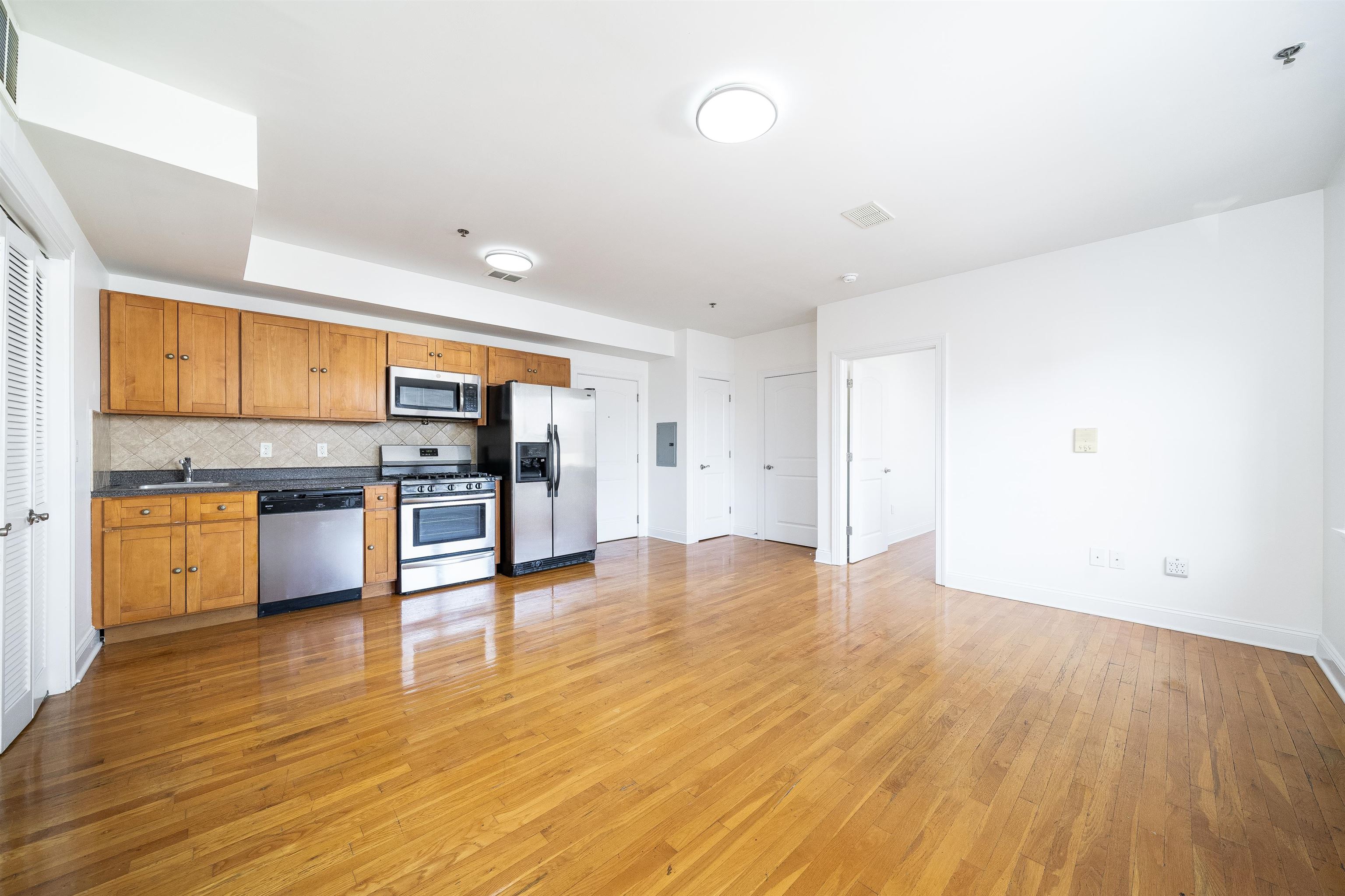 # 250007451 - For Rent in Union City NJ