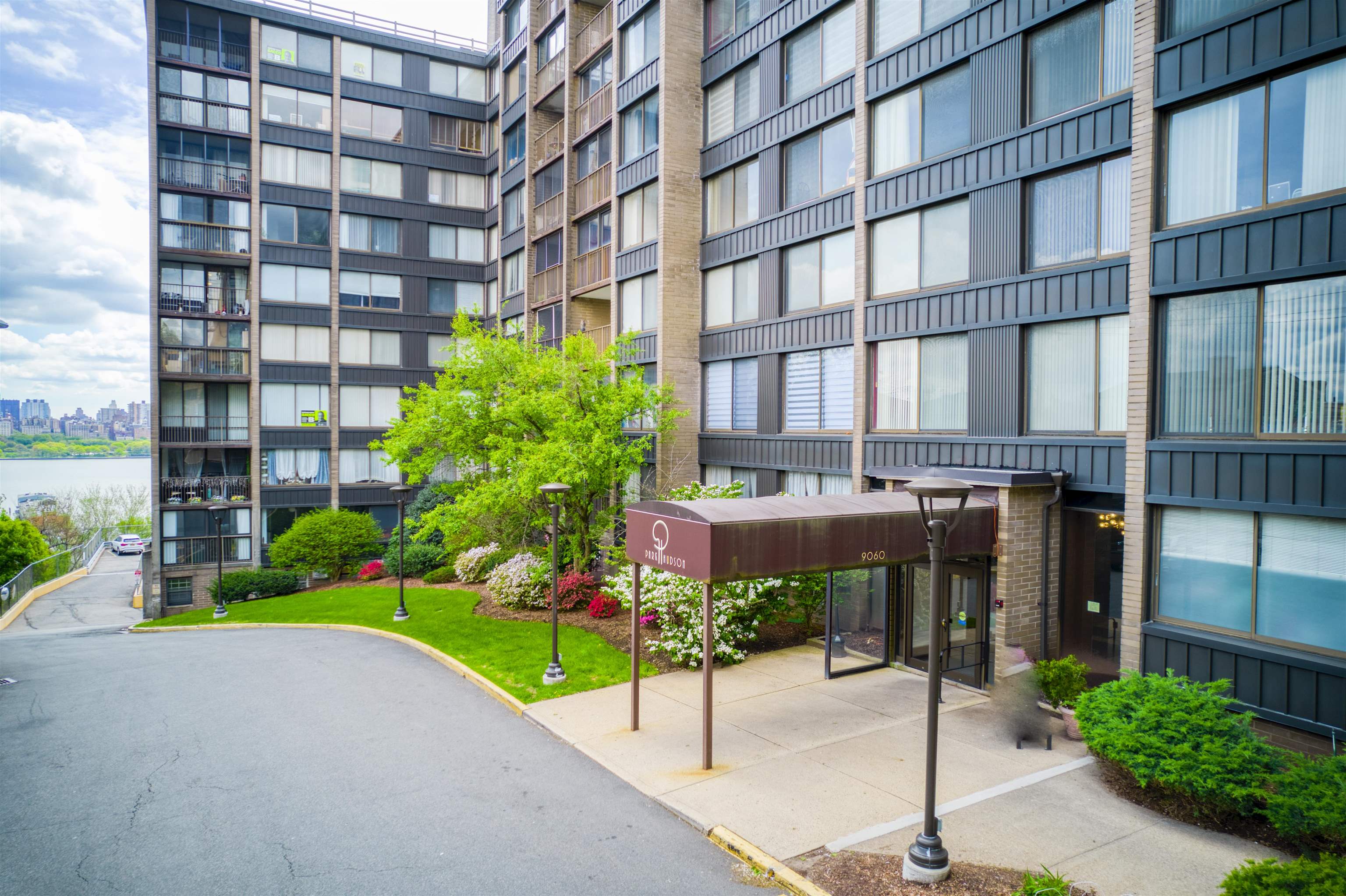 # 250007452 - For Rent in North Bergen NJ