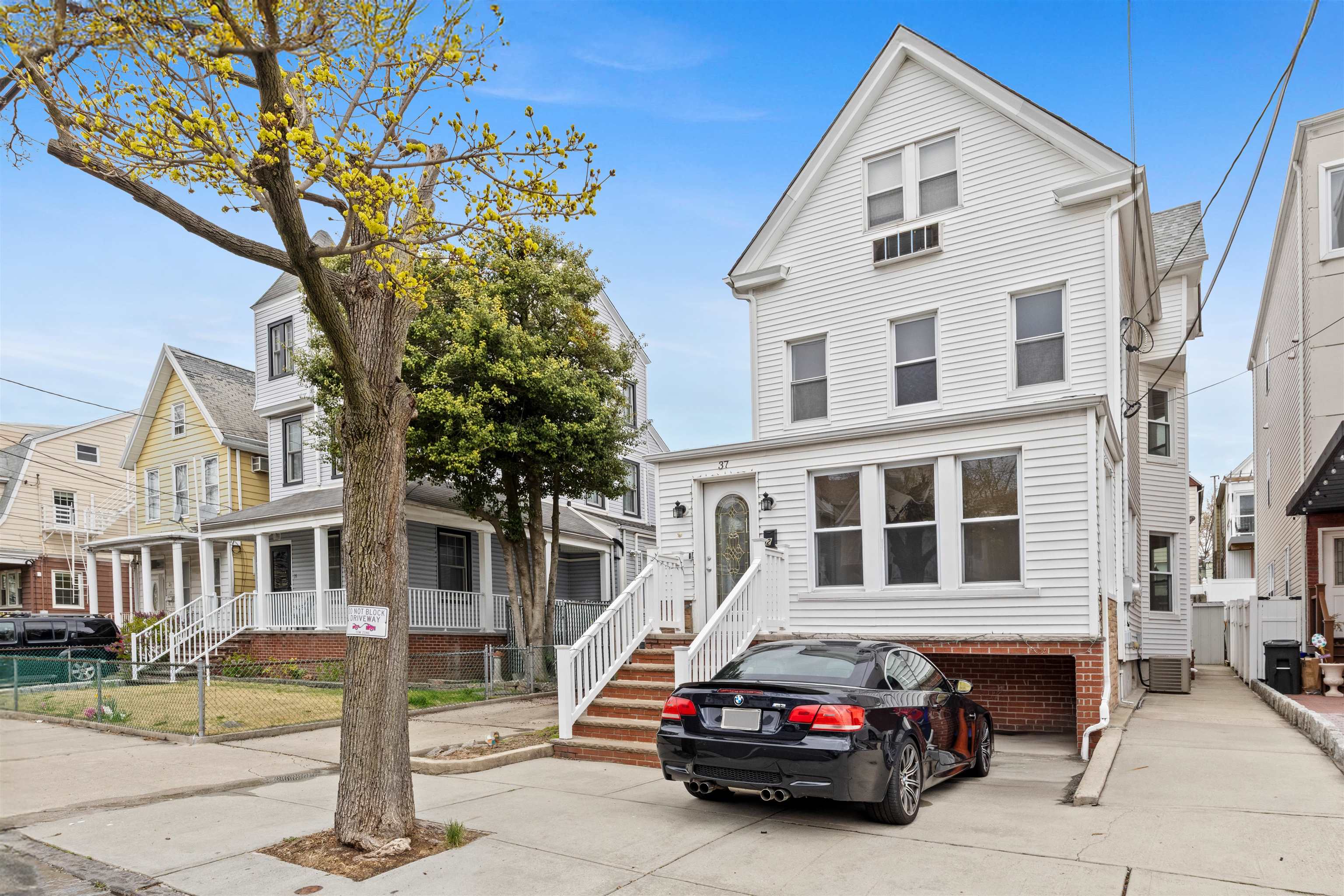 # 250007497 - For Rent in Bayonne NJ