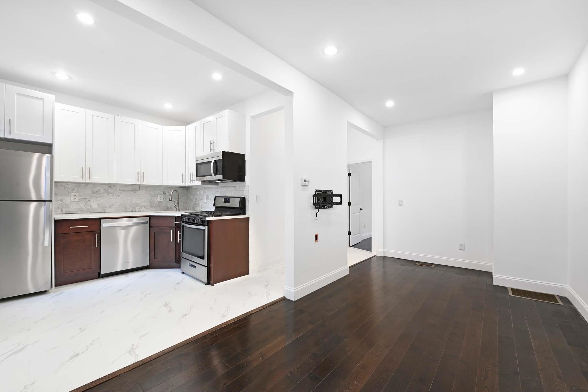 # 250007502 - For Rent in JERSEY CITY - Heights NJ