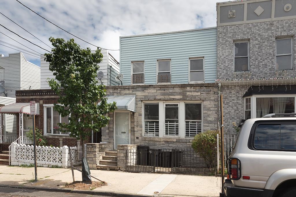 # 250007566 - For Rent in JERSEY CITY - West Bergen NJ