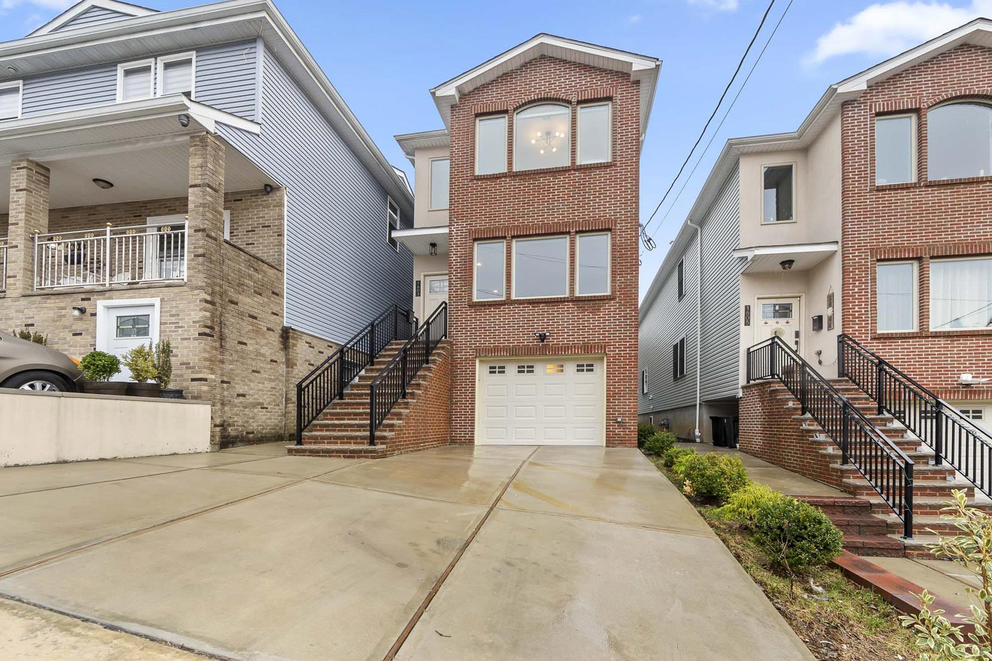 # 250007573 - For Rent in North Bergen NJ
