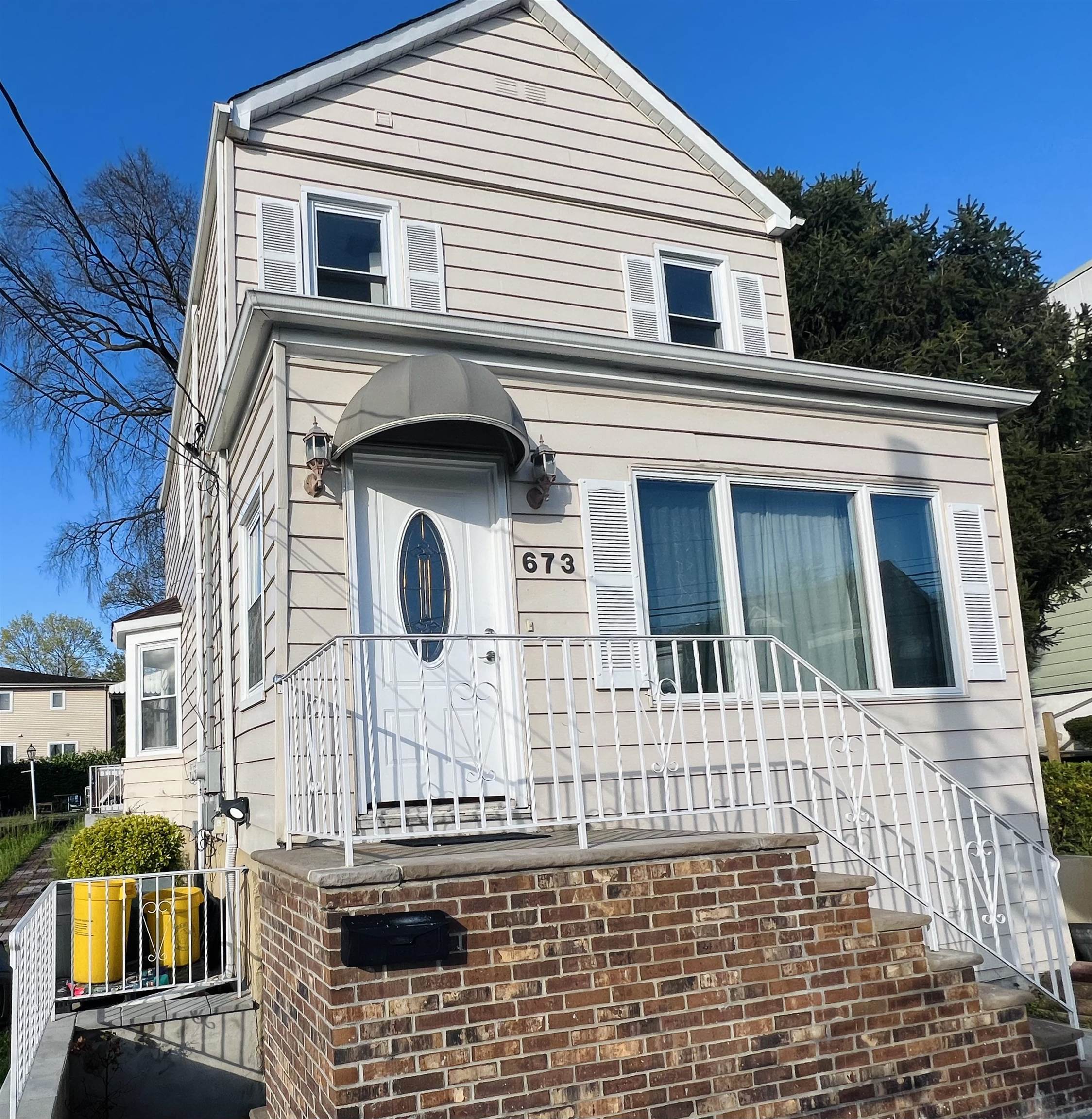 # 250007583 - For Rent in Fairview NJ