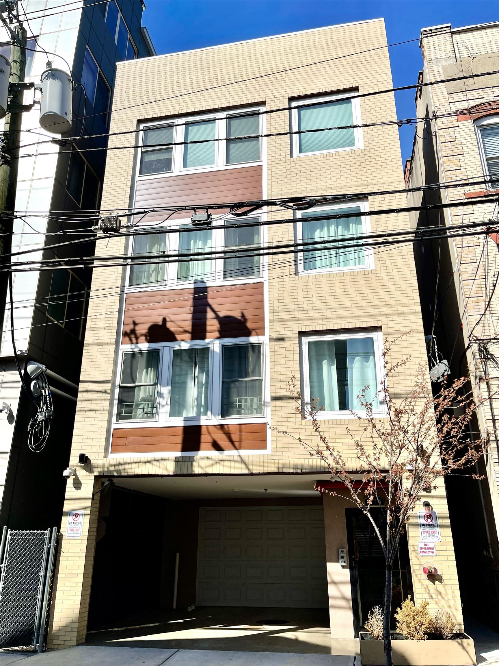 # 250007596 - For Rent in West New York NJ