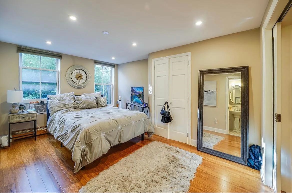 # 250007621 - For Rent in Hoboken NJ