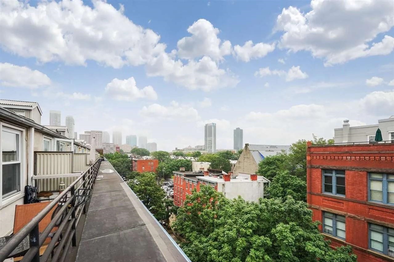 # 250007635 - For Rent in JERSEY CITY - Downtown NJ