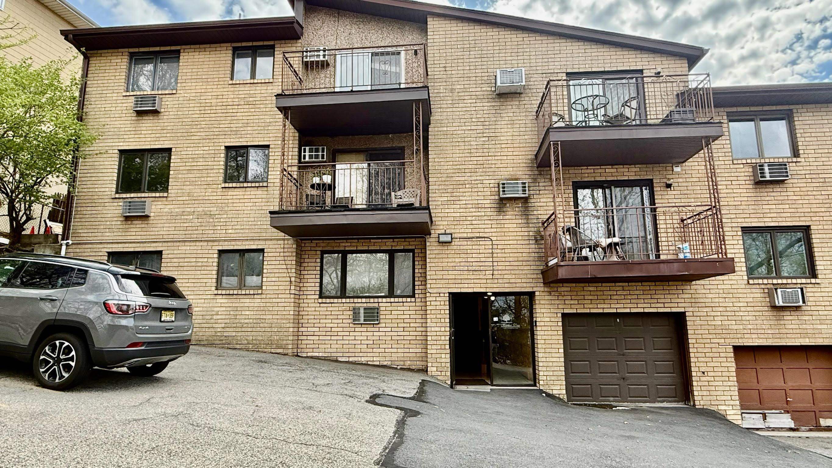 # 250007669 - For Rent in North Bergen NJ