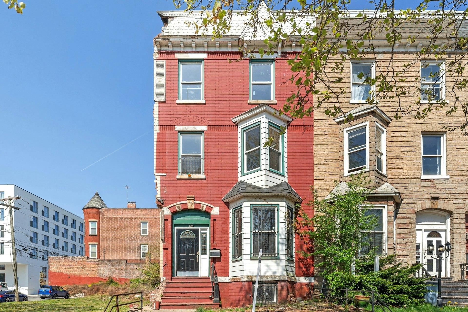 # 250007676 - For Rent in Newark NJ