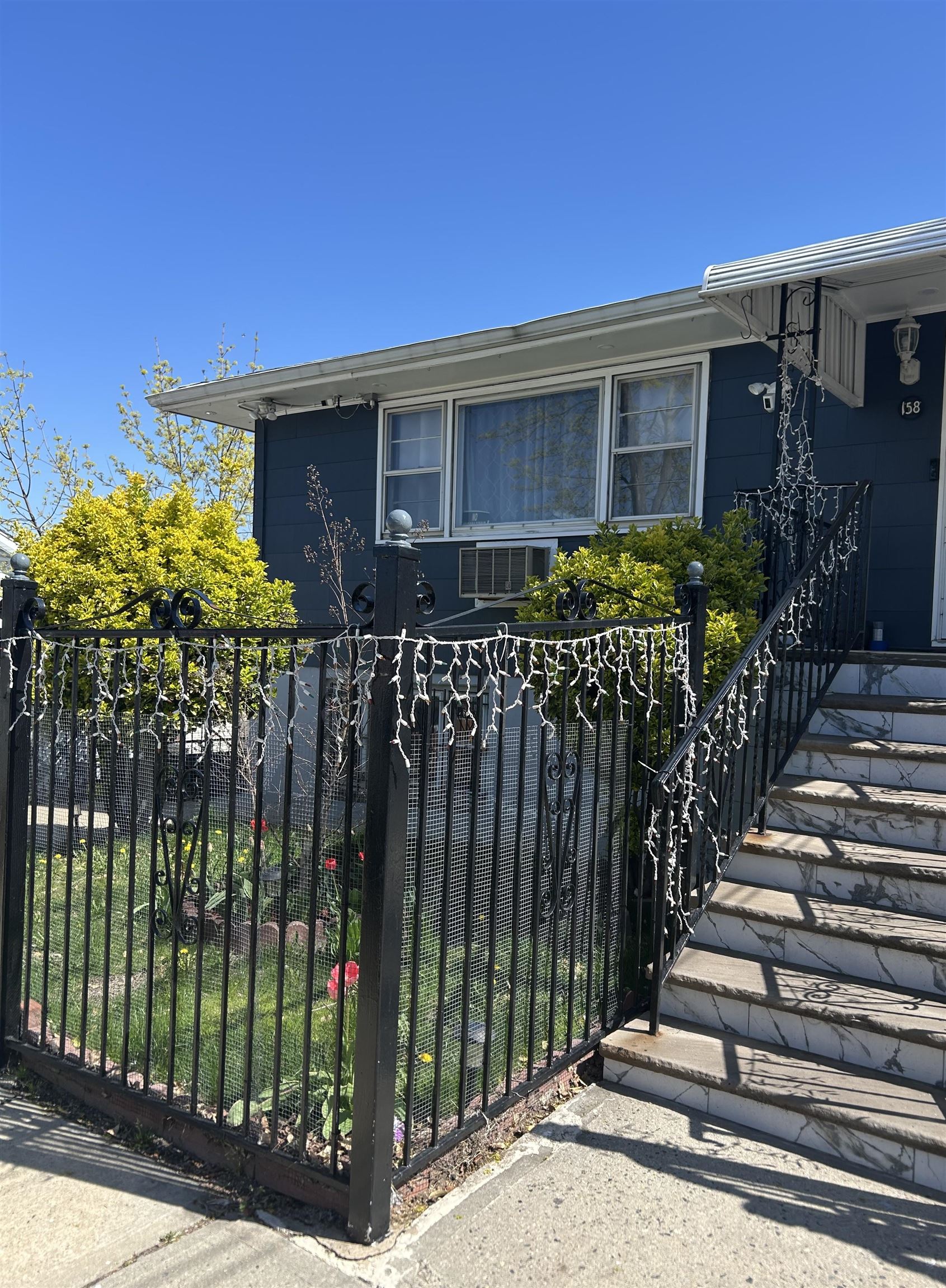 # 250007690 - For Rent in JERSEY CITY - West Bergen NJ