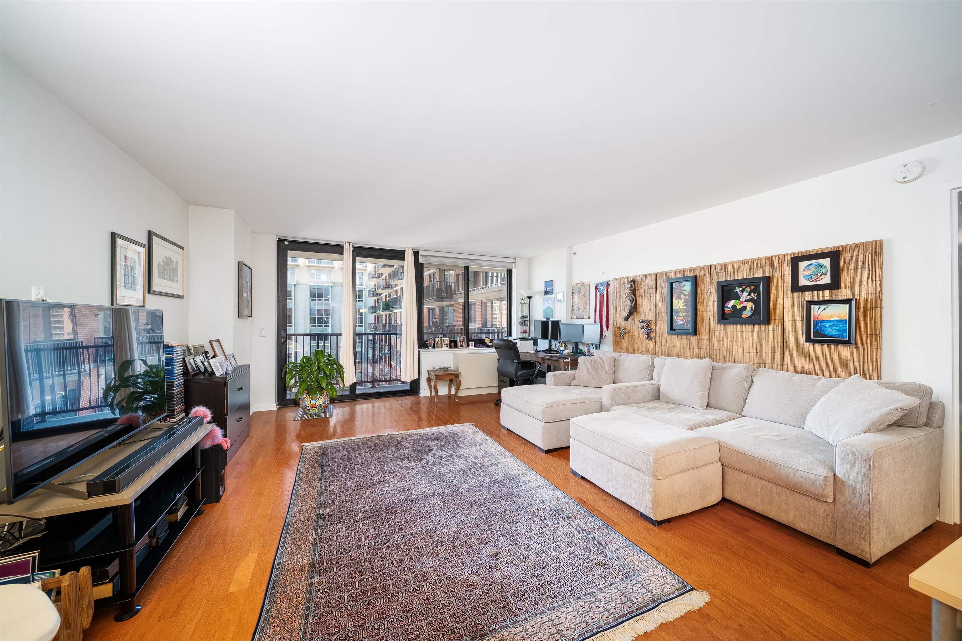 # 250007715 - For Rent in JERSEY CITY - Downtown NJ